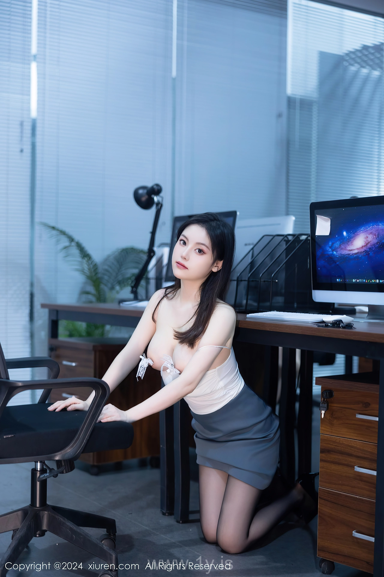 XIUREN(秀人网) No.7923 Refined & Delightful Chinese Hottie 豆瓣酱