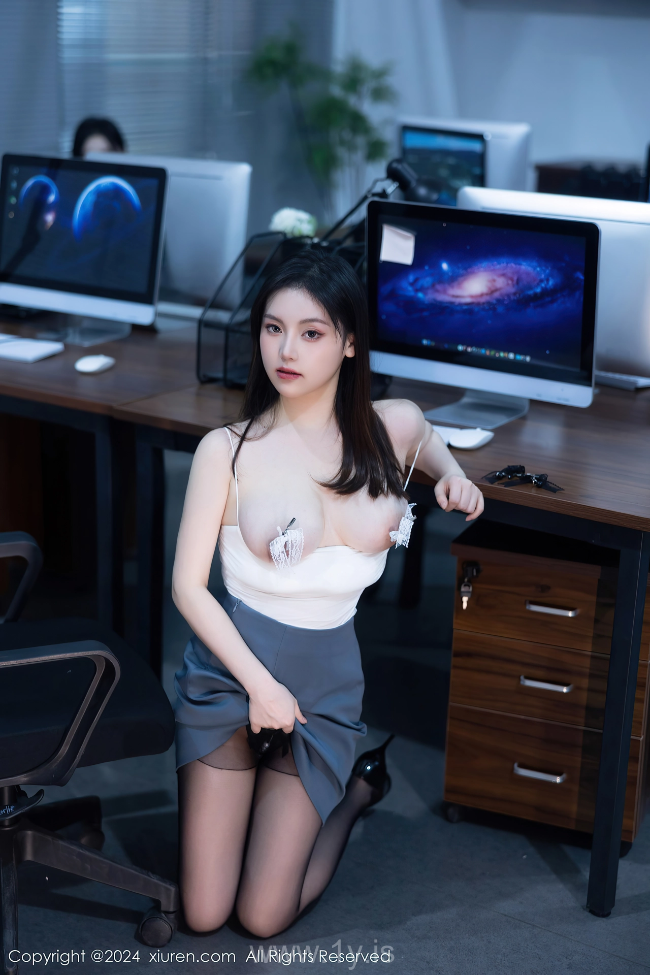 XIUREN(秀人网) No.7923 Refined & Delightful Chinese Hottie 豆瓣酱