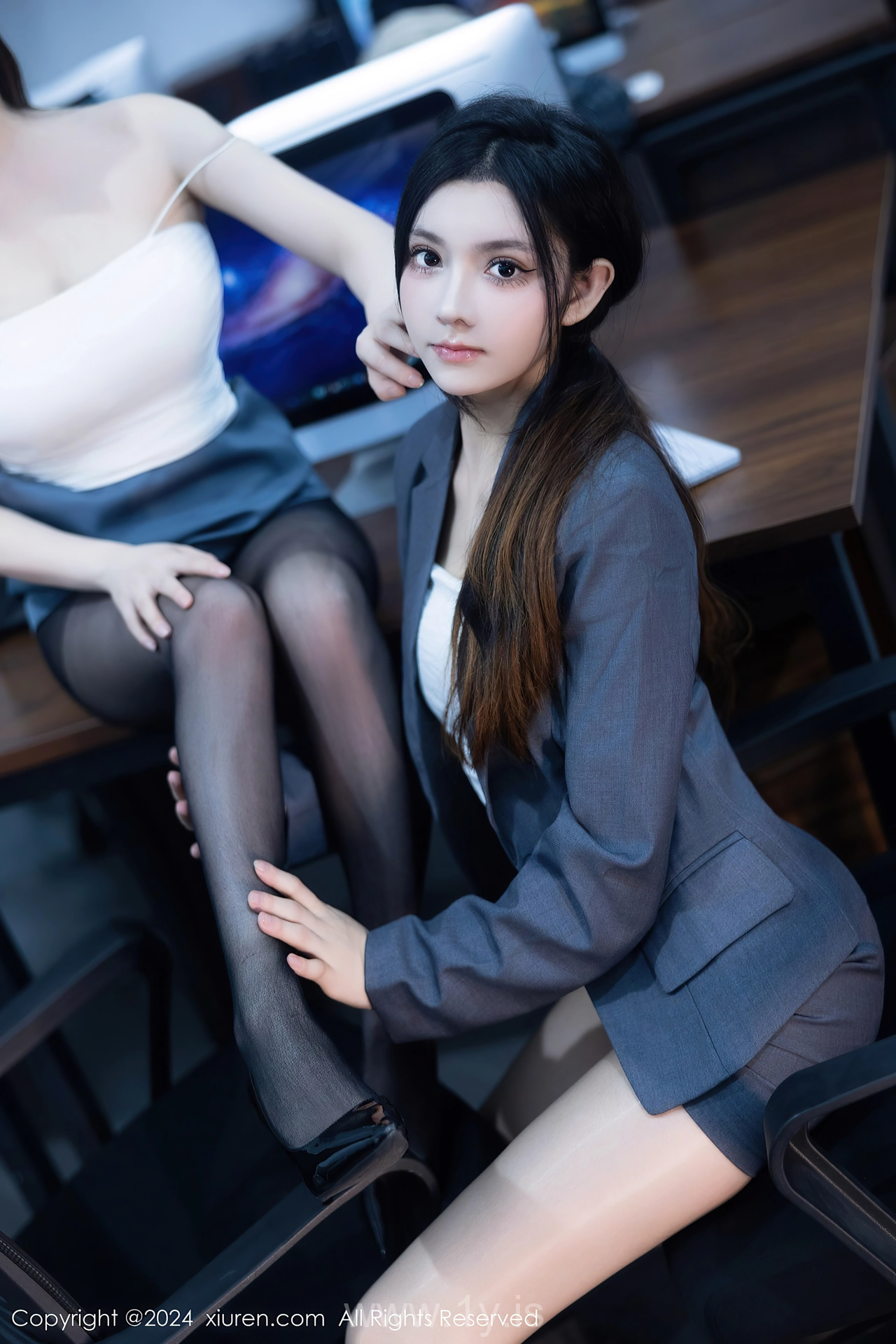 XIUREN(秀人网) No.7923 Refined & Delightful Chinese Hottie 豆瓣酱