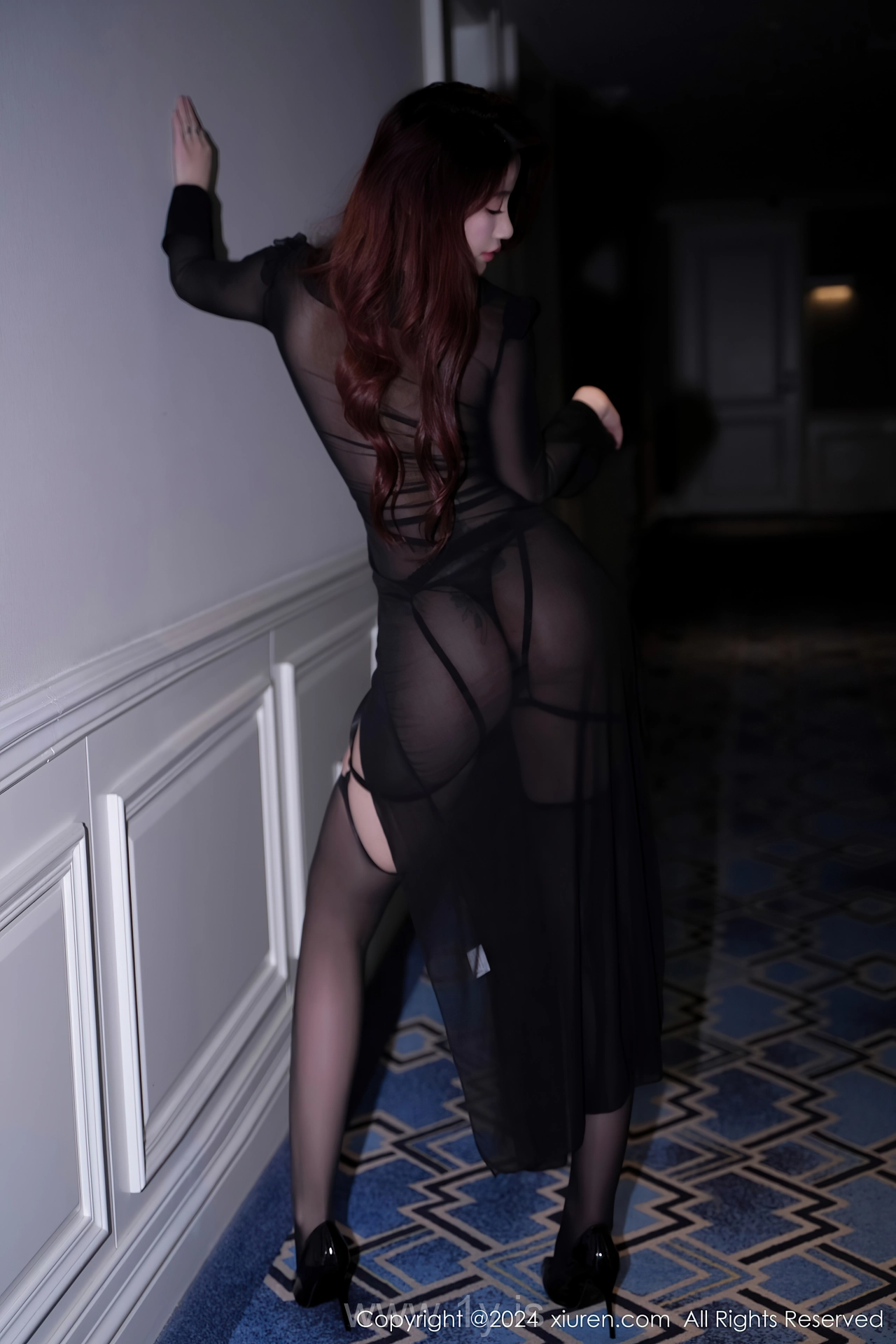 XIUREN(秀人网) No.7924 Charismatic & Lively Asian Charmer 美七Mia