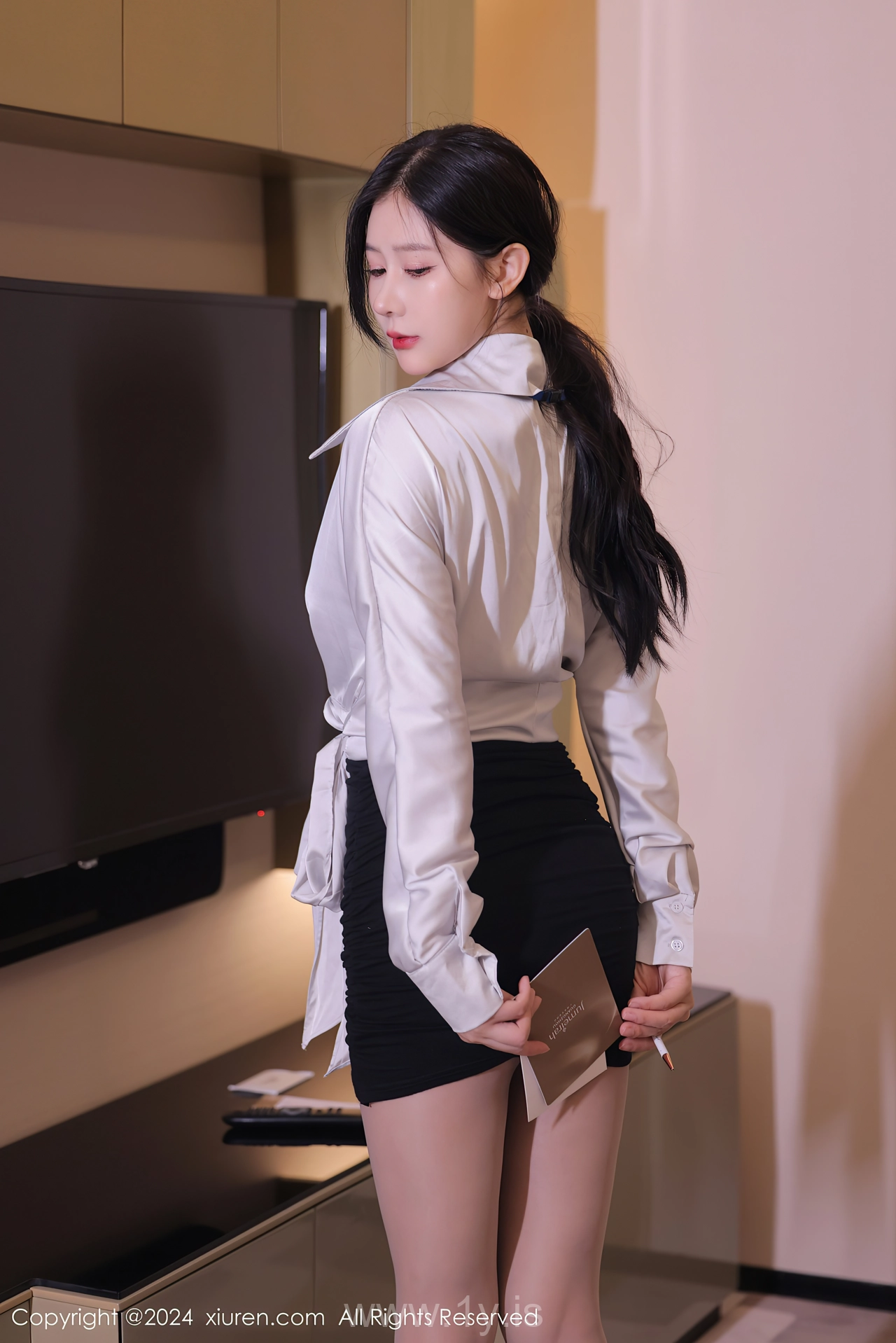 XIUREN(秀人网) No.7926 Mesmerizing Asian Rara Avis 尹甜甜