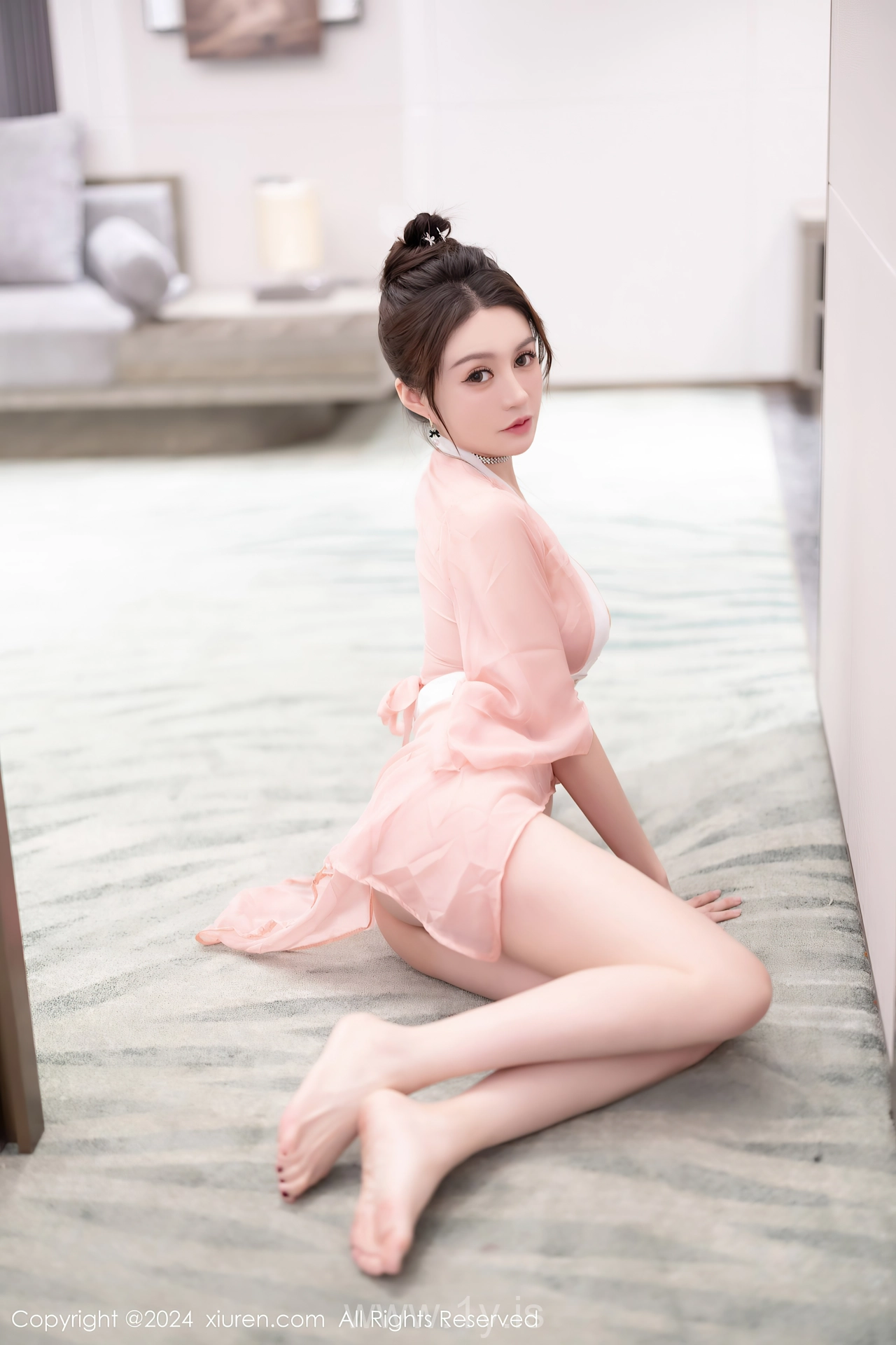 XIUREN(秀人网) No.7927 Stylish Asian Hottie 唐宁宁