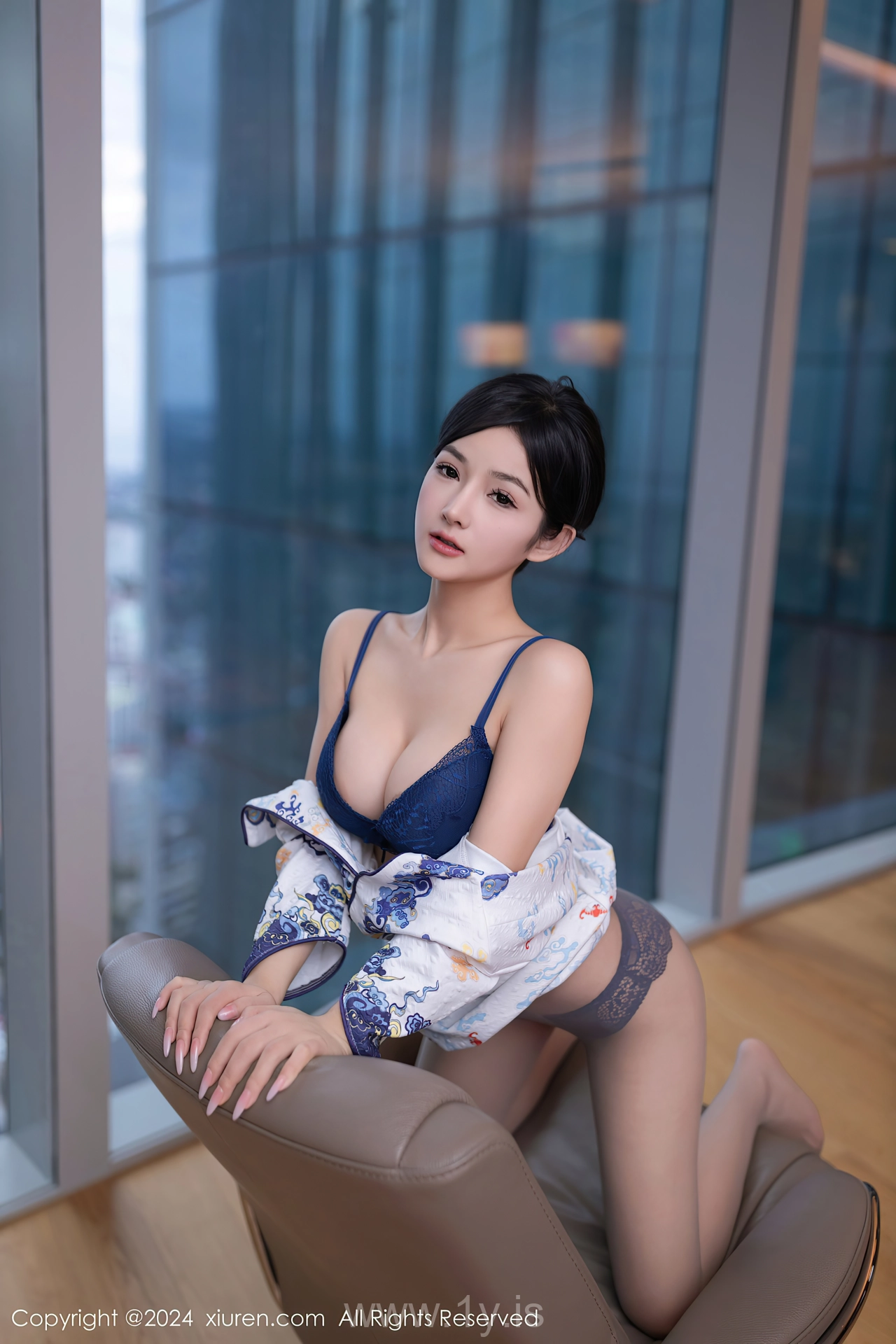 XIUREN(秀人网) No.7933 Stylish & Well-developed Asian Jade 谭小灵