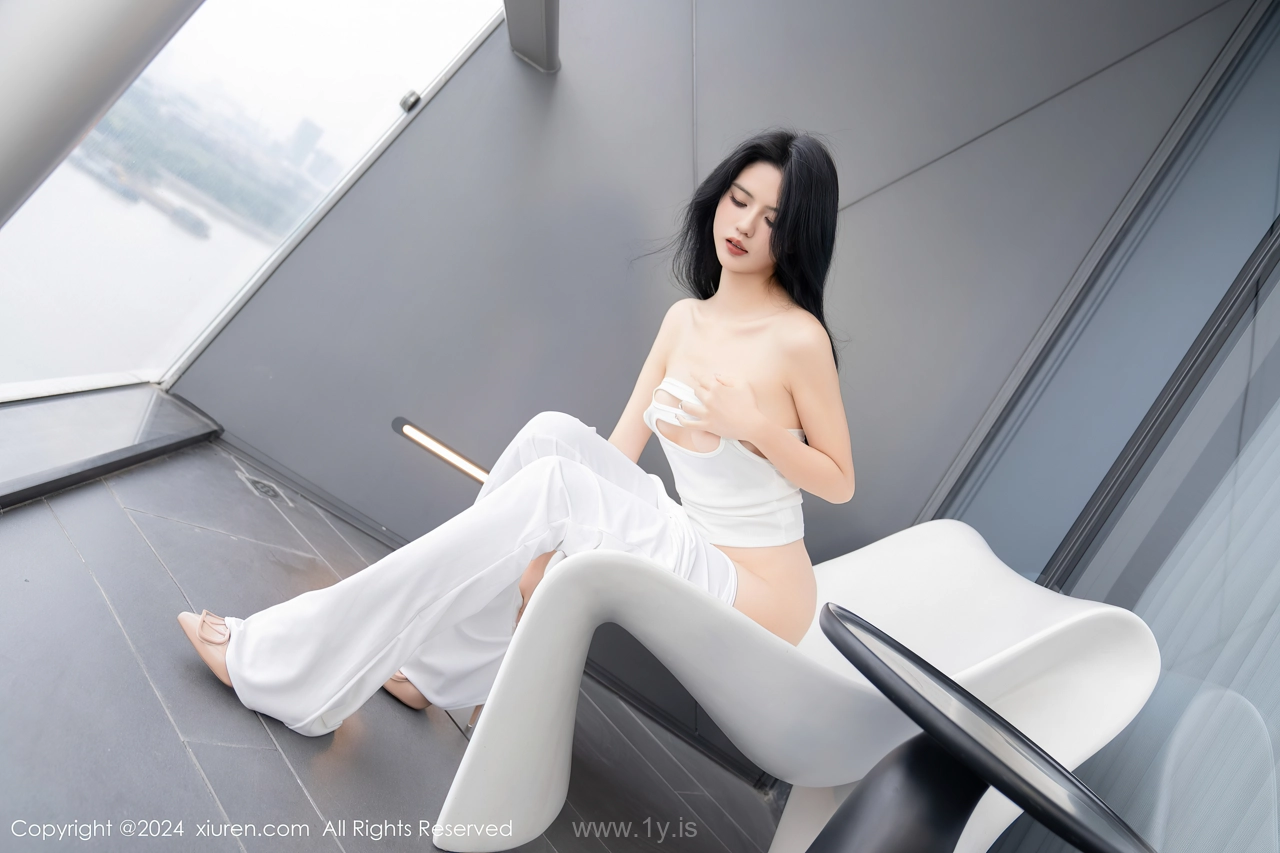 XIUREN(秀人网) No.7937 Slender & Flawless Chinese Seductress 浅浅Danny