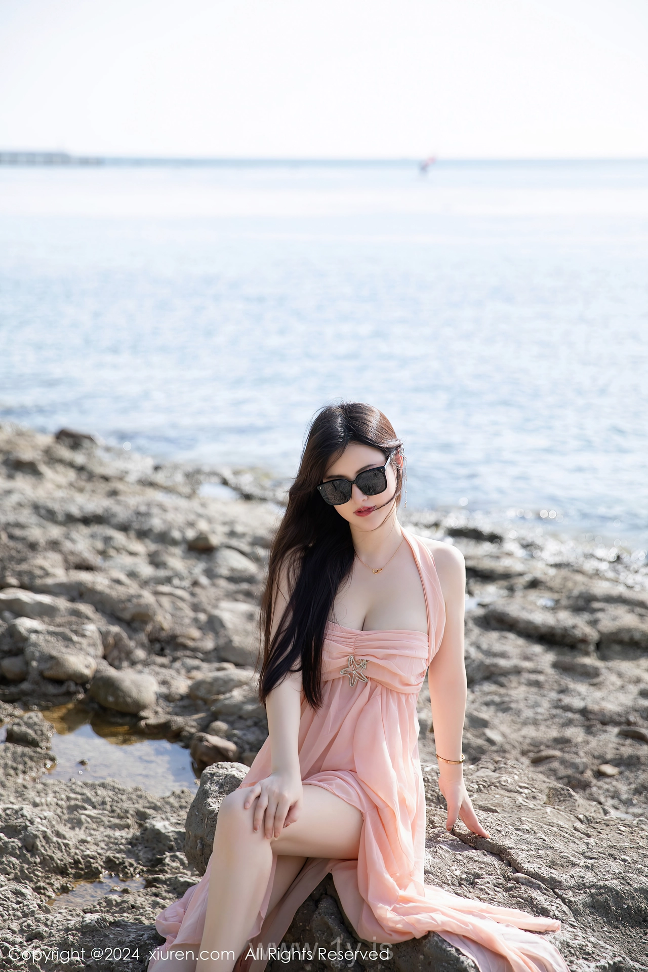 XIUREN(秀人网) No.7948 Playful & Sensuous Asian Muse 诗诗kiki