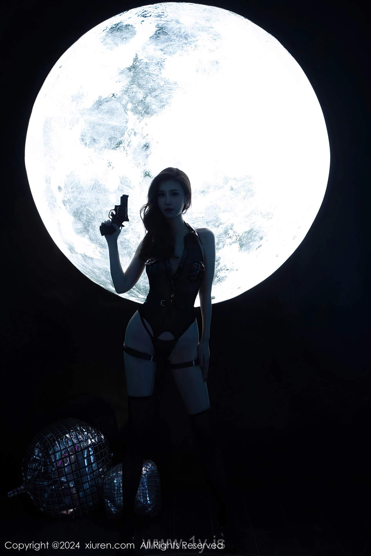 XIUREN(秀人网) No.7952 Ravishing Chinese Temptress 章芃芃