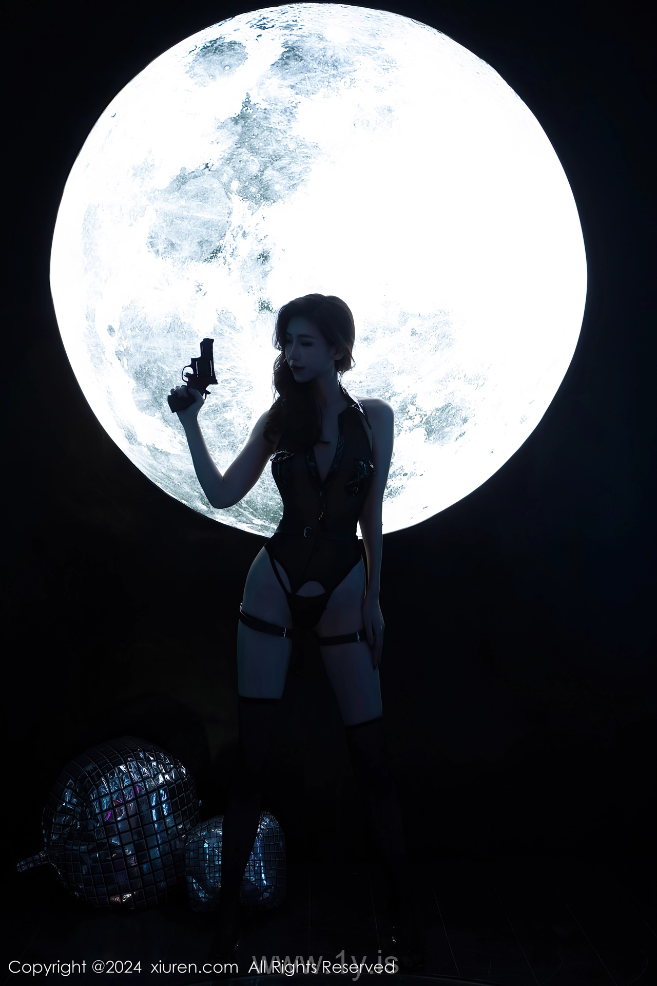 XIUREN(秀人网) No.7952 Ravishing Chinese Temptress 章芃芃