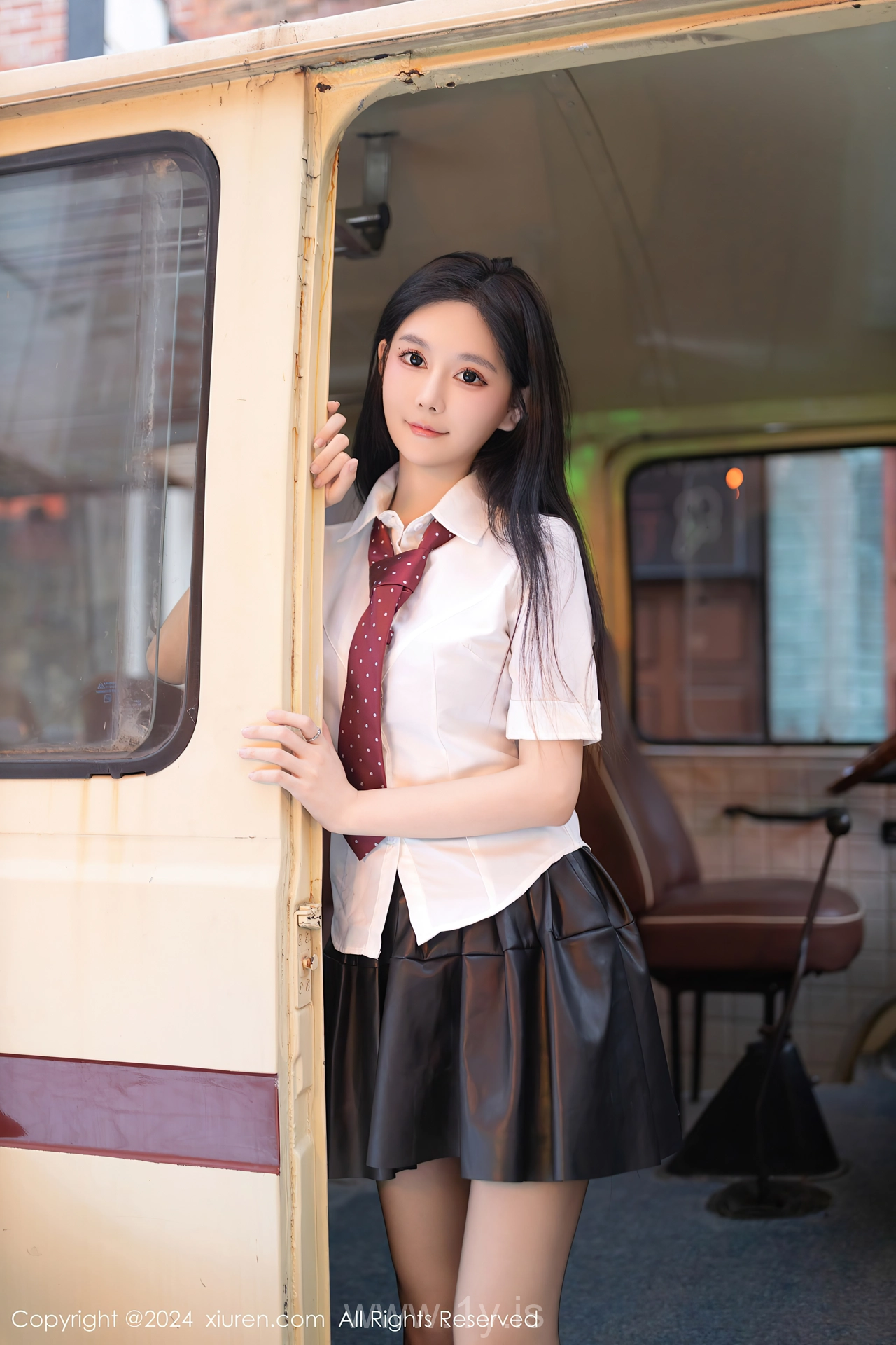 XIUREN(秀人网) No.7957 Beautiful & Mesmerizing Asian Temptress 幼幼