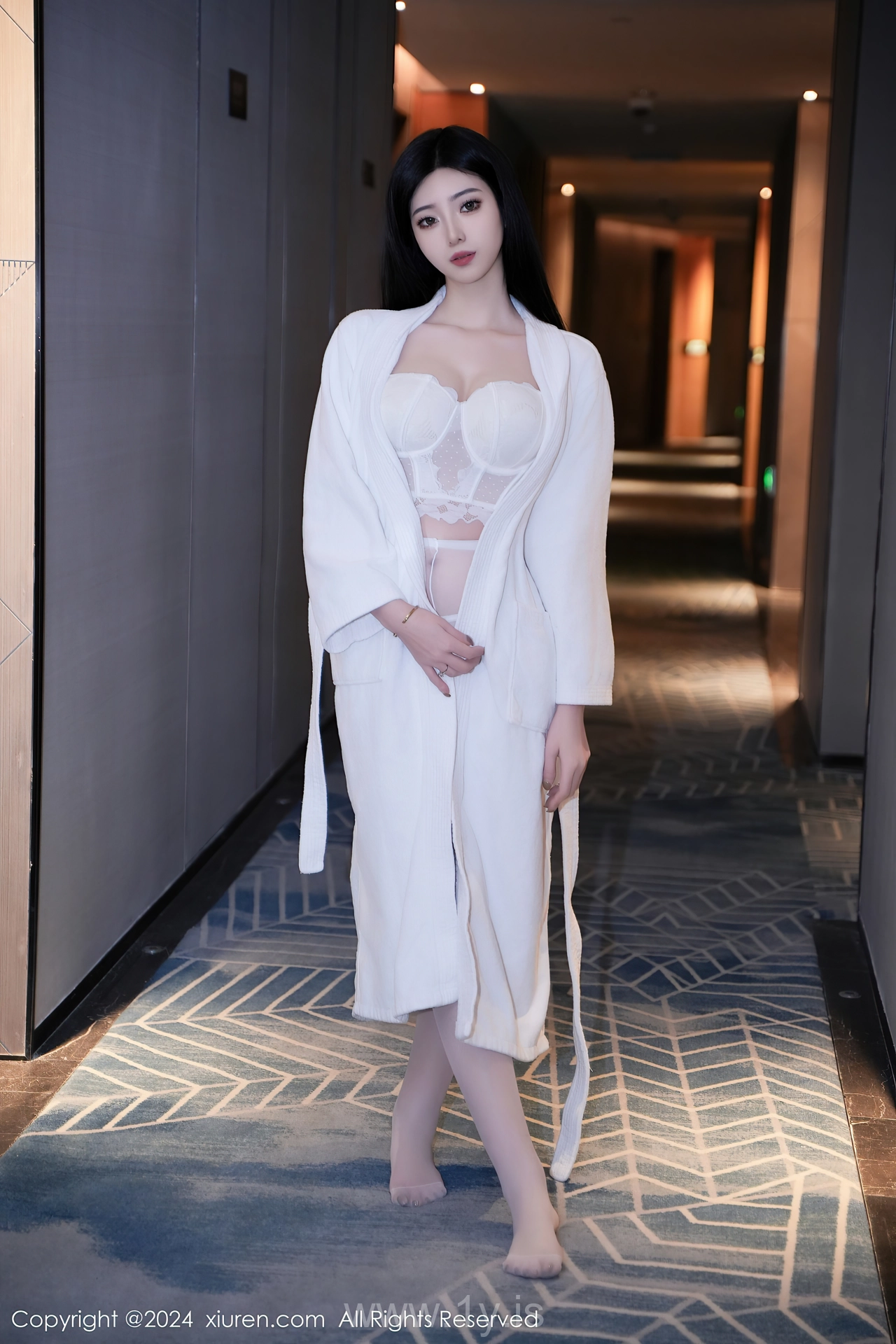 XIUREN(秀人网) No.7960 Exquisite & Extraordinary Asian Queen 安琪Yee