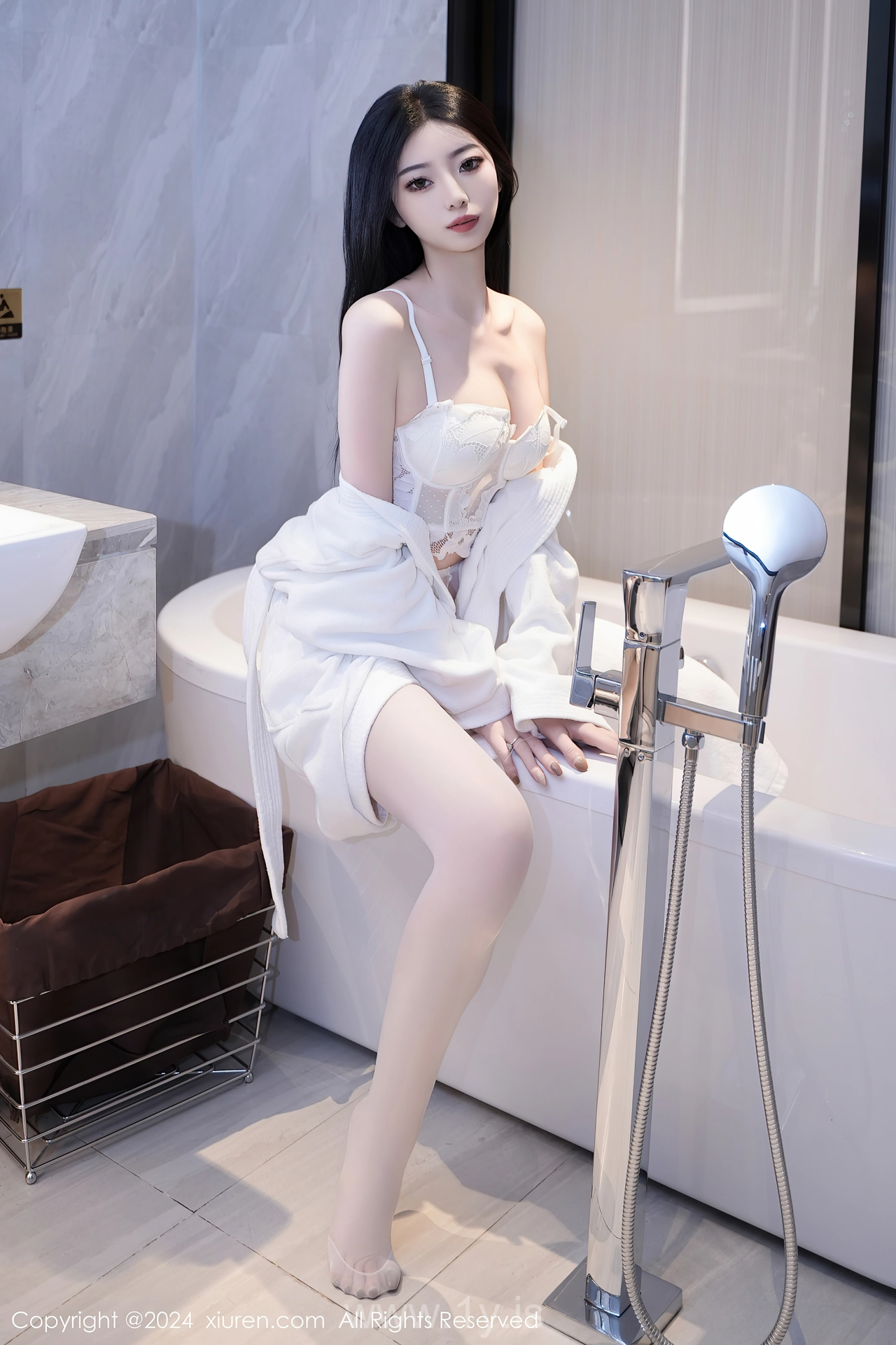 XIUREN(秀人网) No.7960 Exquisite & Extraordinary Asian Queen 安琪Yee