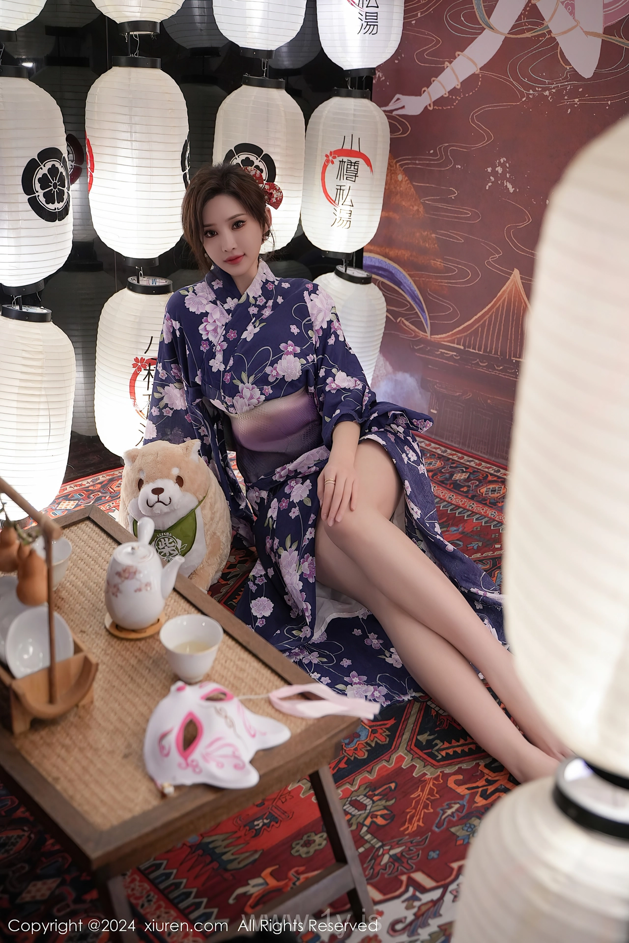 XIUREN(秀人网) No.7975 Sparkling Asian Femme fatale Carol周妍希