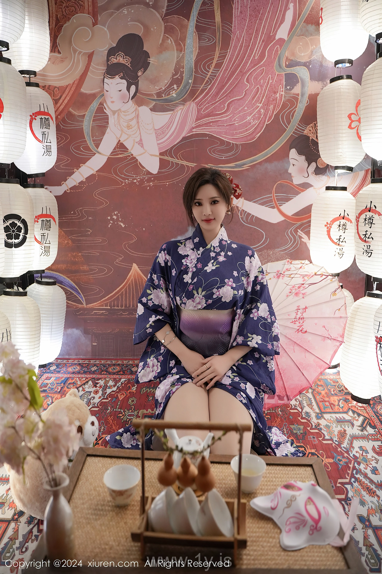 XIUREN(秀人网) No.7975 Sparkling Asian Femme fatale Carol周妍希