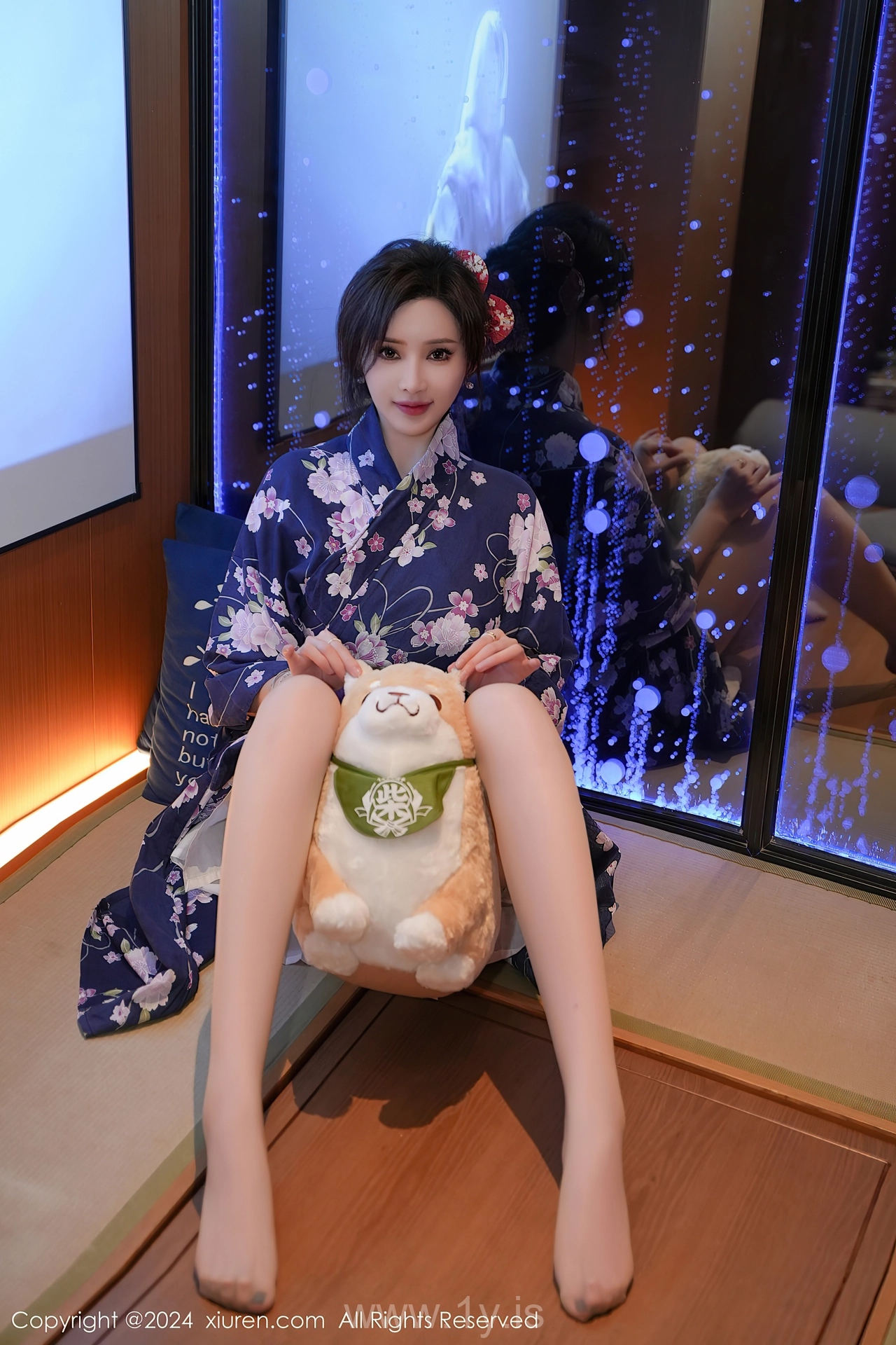 XIUREN(秀人网) No.7975 Sparkling Asian Femme fatale Carol周妍希