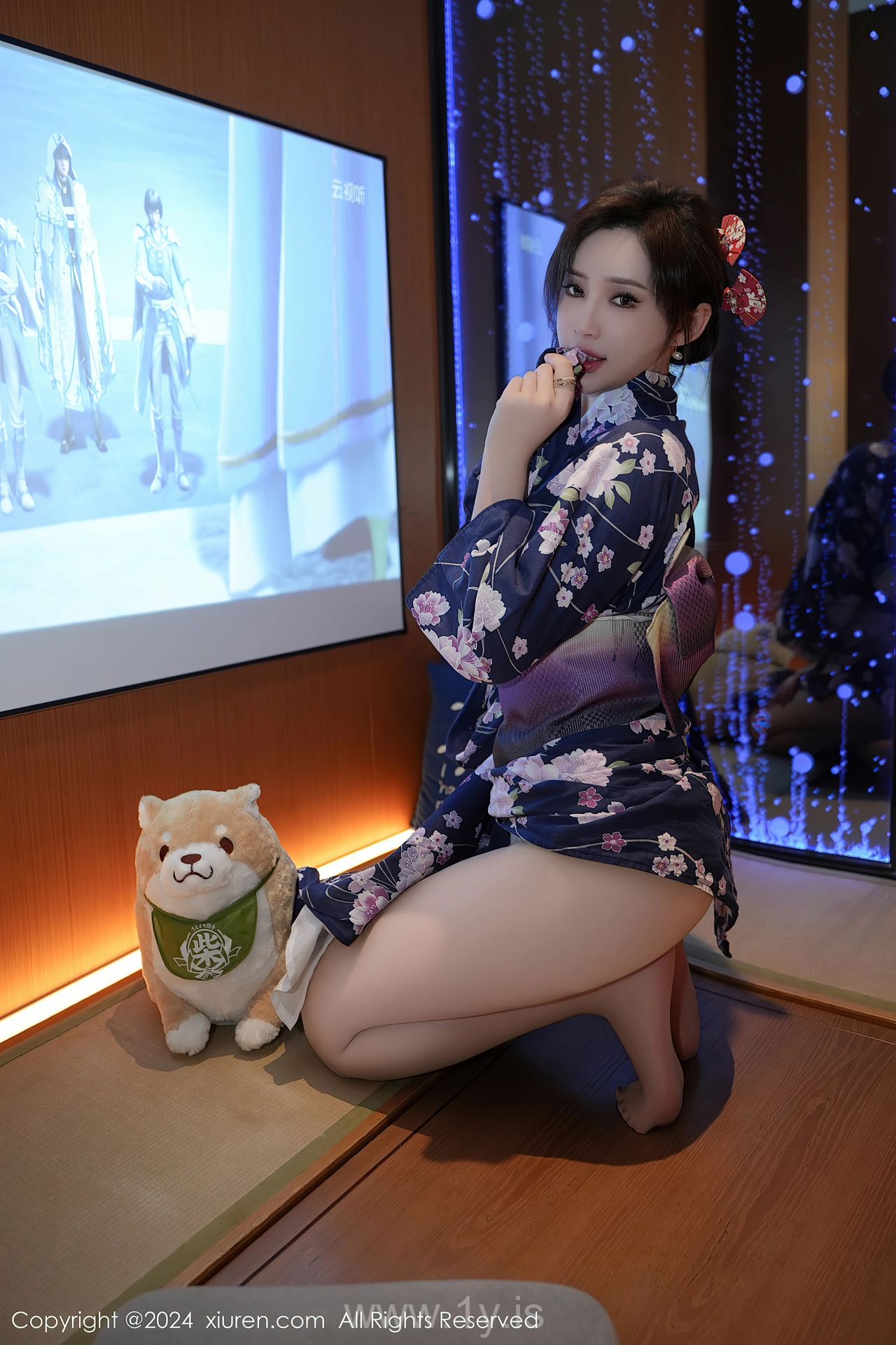 XIUREN(秀人网) No.7975 Sparkling Asian Femme fatale Carol周妍希