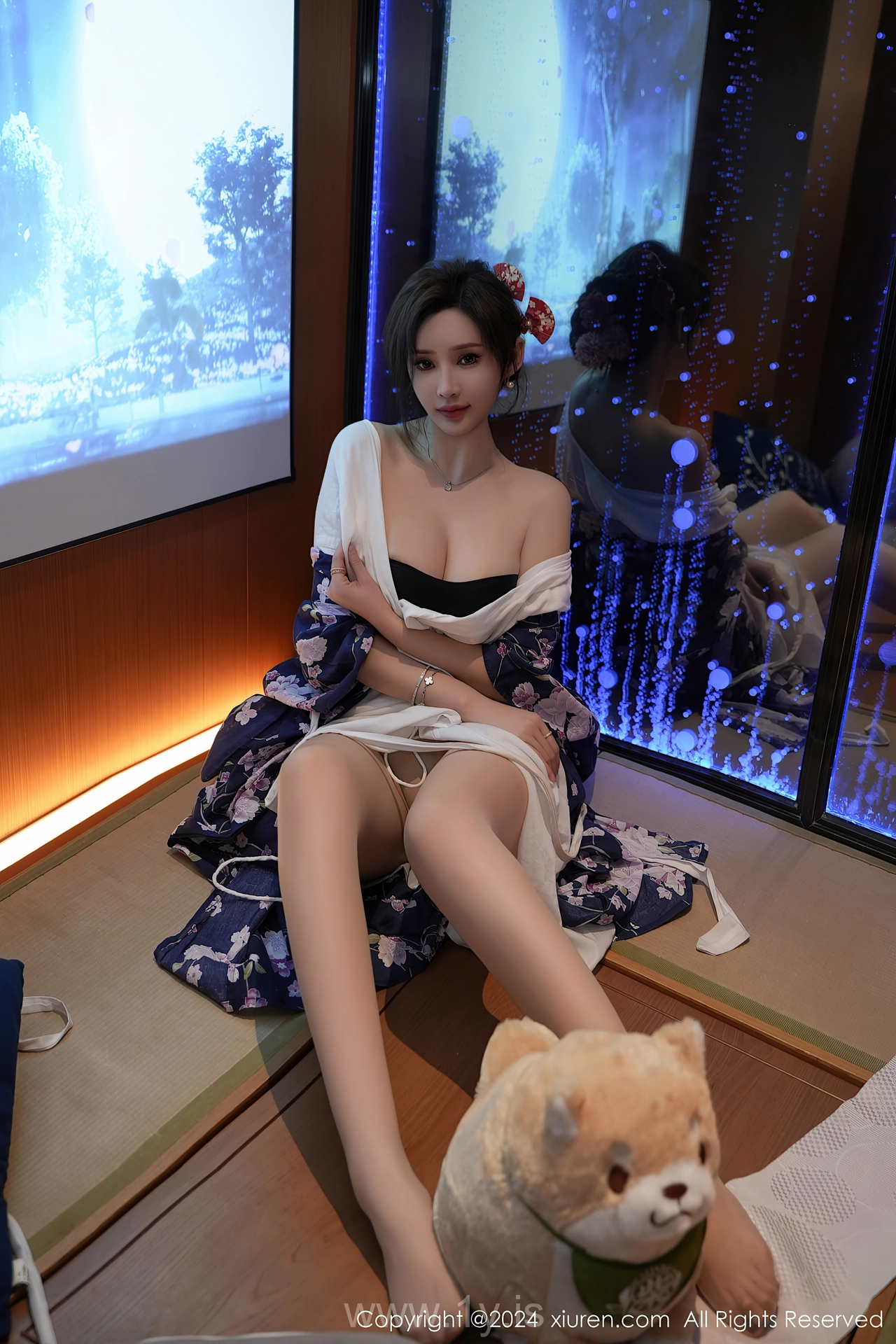 XIUREN(秀人网) No.7975 Sparkling Asian Femme fatale Carol周妍希