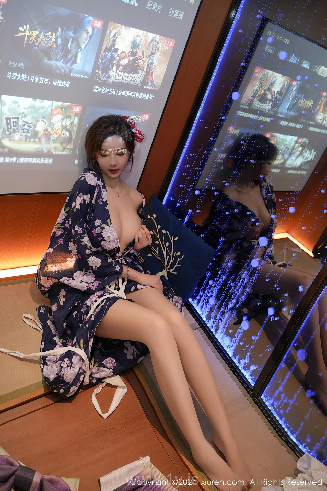 XIUREN(秀人网) No.7975 Sparkling Asian Femme fatale Carol周妍希