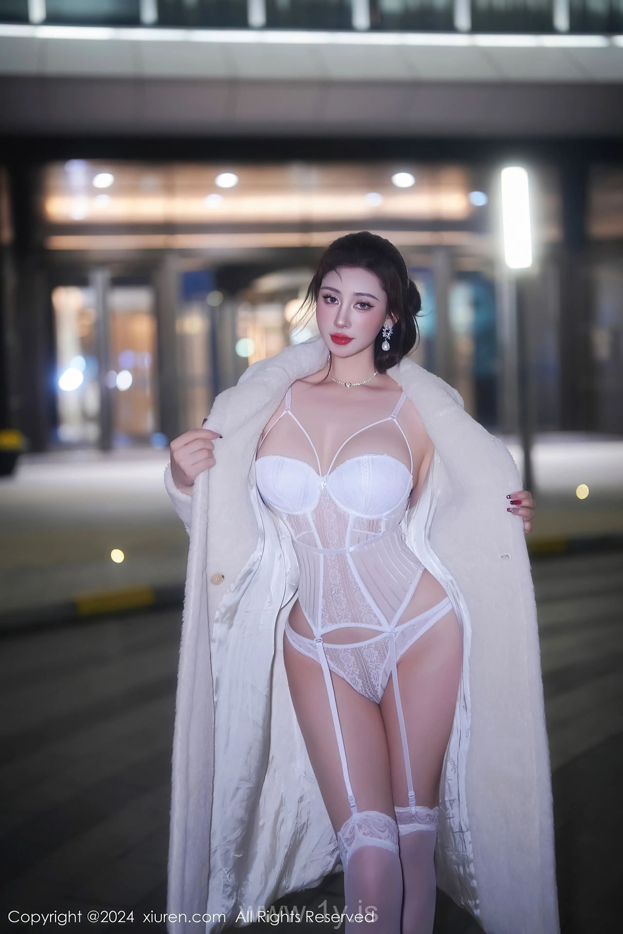 XIUREN(秀人网) No.7978 Classy & Seductive Chinese Model 蕾蕾醒了没