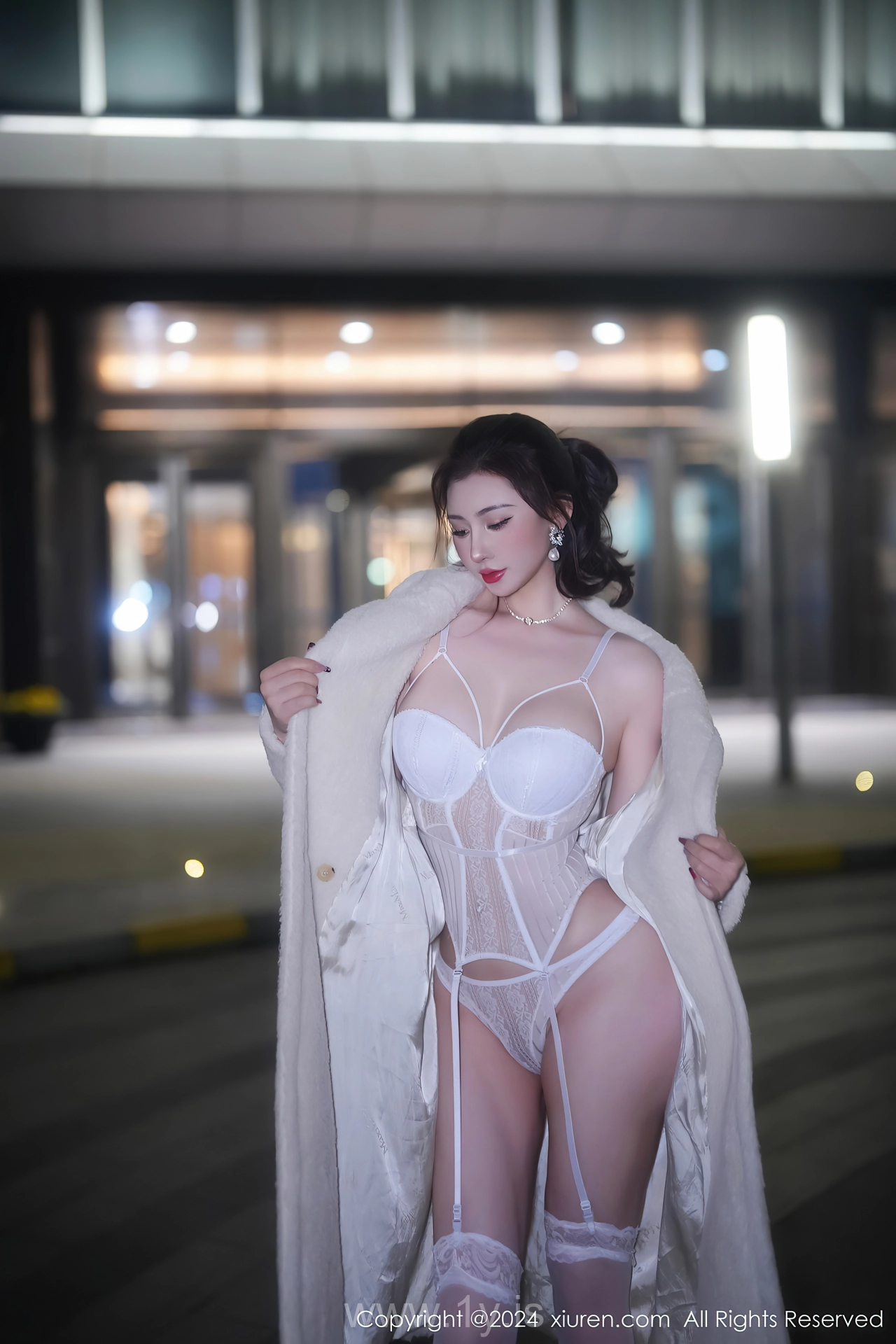 XIUREN(秀人网) No.7978 Classy & Seductive Chinese Model 蕾蕾醒了没