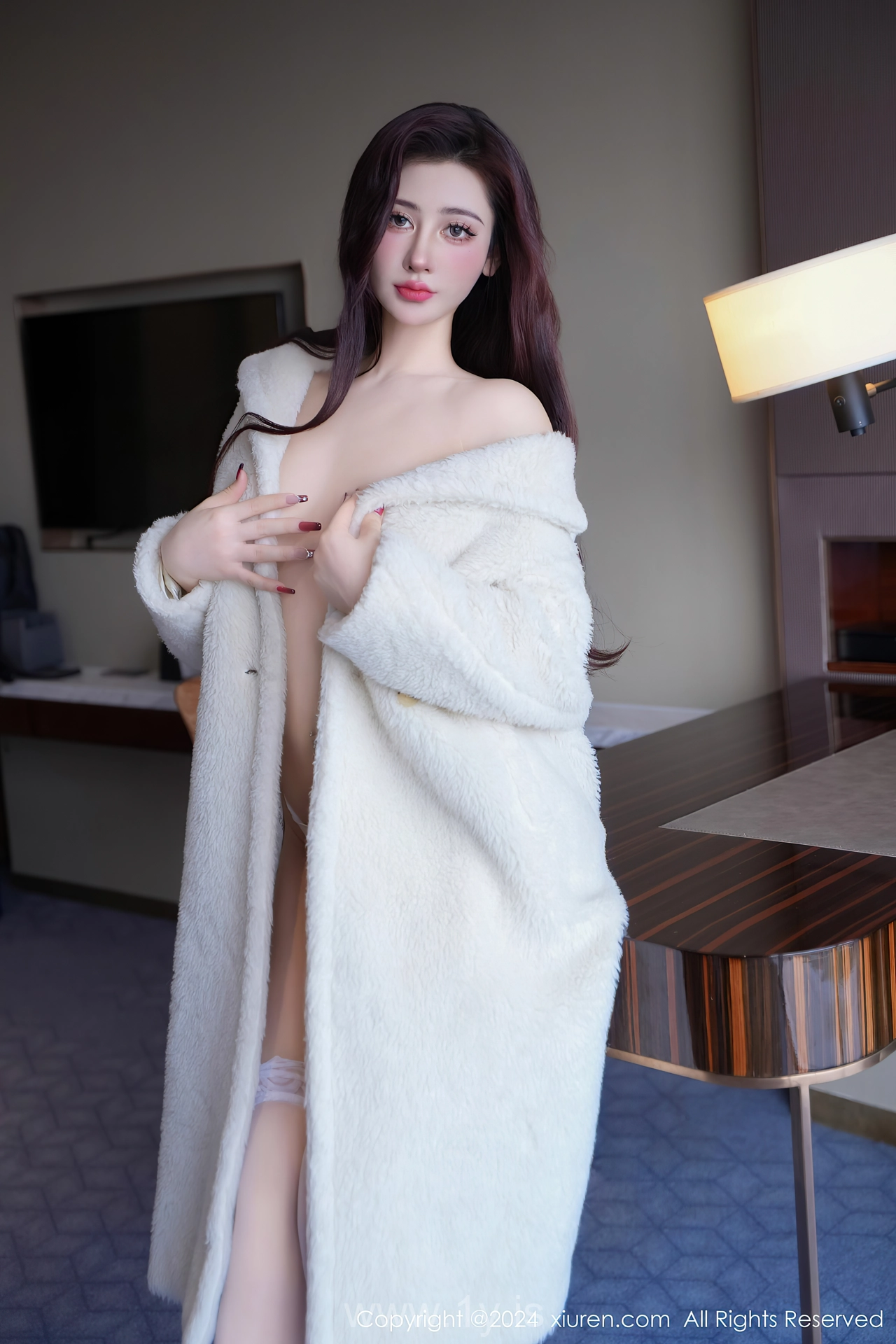 XIUREN(秀人网) No.7978 Classy & Seductive Chinese Model 蕾蕾醒了没