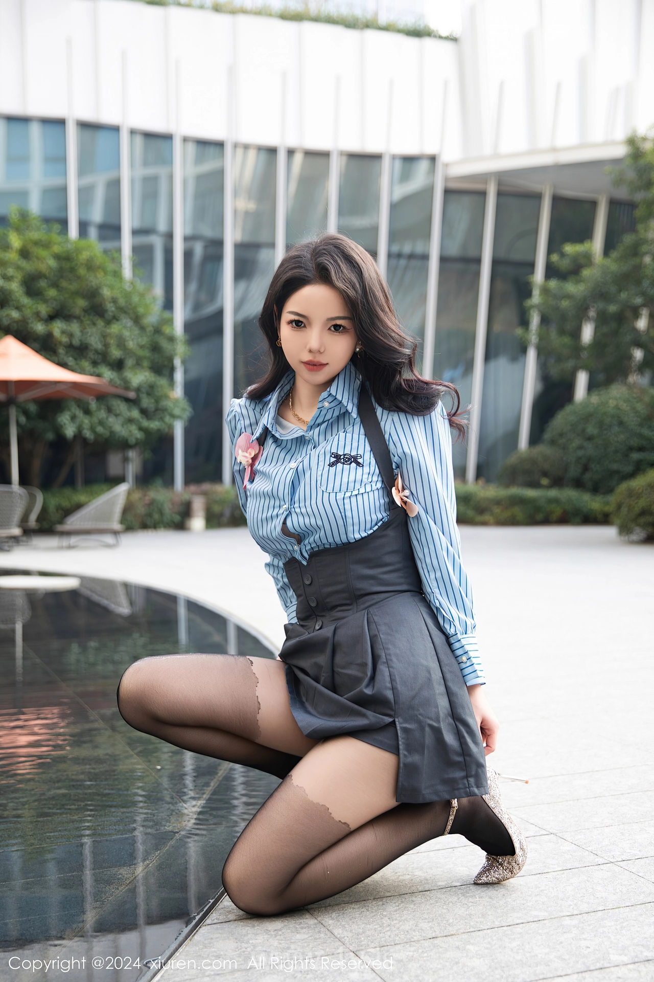XIUREN(秀人网) No.7979 Shimmering & Voluptuous Chinese Vixen 大美妞儿