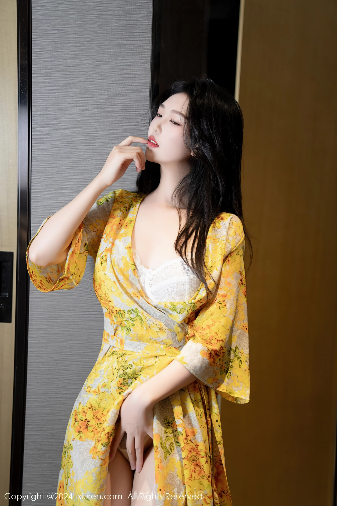 XIUREN(秀人网) No.7981 Extraordinary & Glamorous Chinese Model 利世