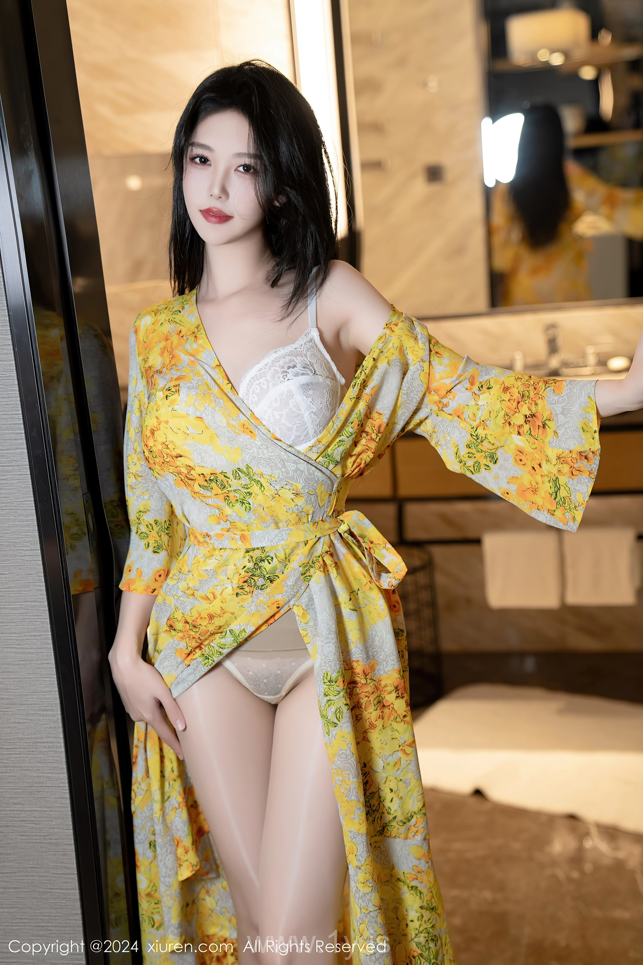 XIUREN(秀人网) No.7981 Extraordinary & Glamorous Chinese Model 利世