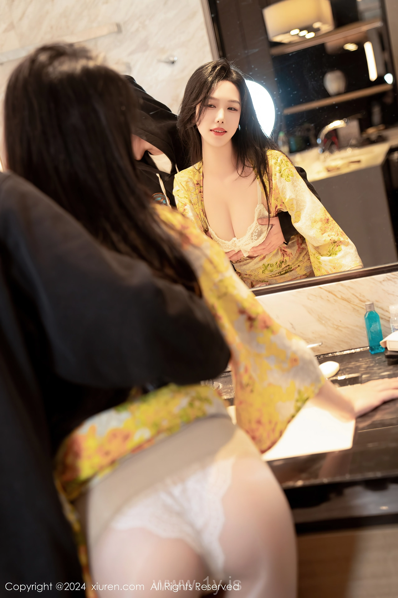 XIUREN(秀人网) No.7981 Extraordinary & Glamorous Chinese Model 利世