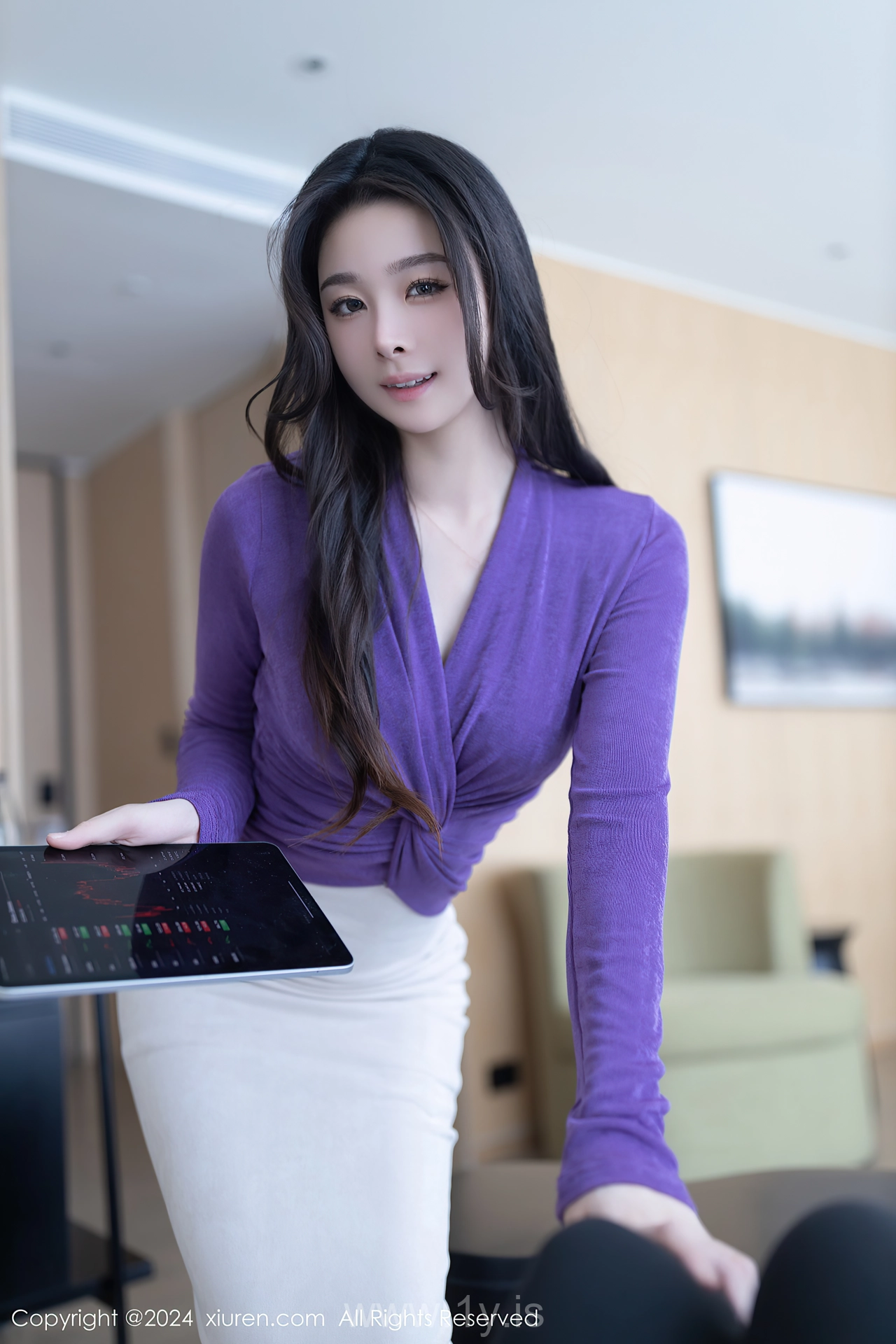 XIUREN(秀人网) No.7982 Enigmatic Asian Siren 小逗逗