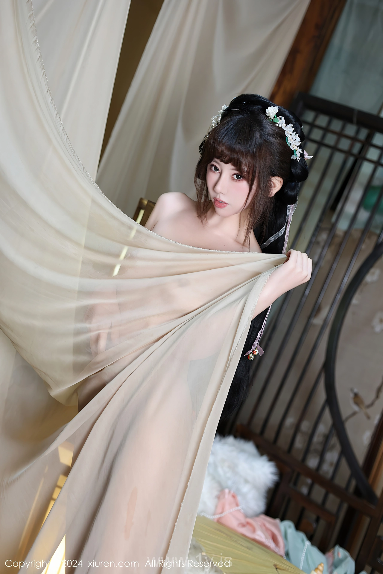 XIUREN(秀人网) No.7989 Angelic Chinese Chick 金tiao