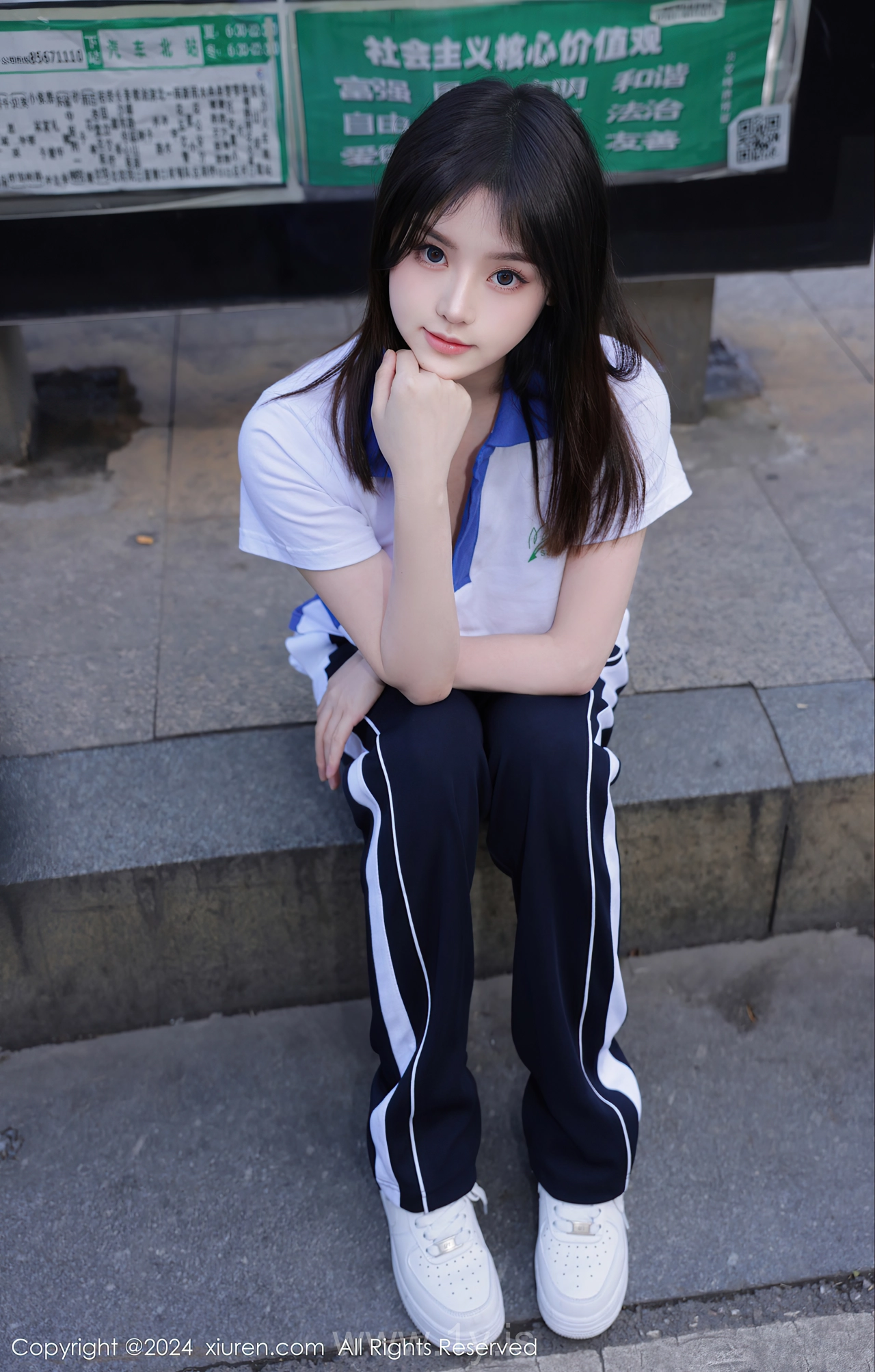 XIUREN(秀人网) No.7994 Perfect & Ravishing Asian Rara Avis 豆瓣酱