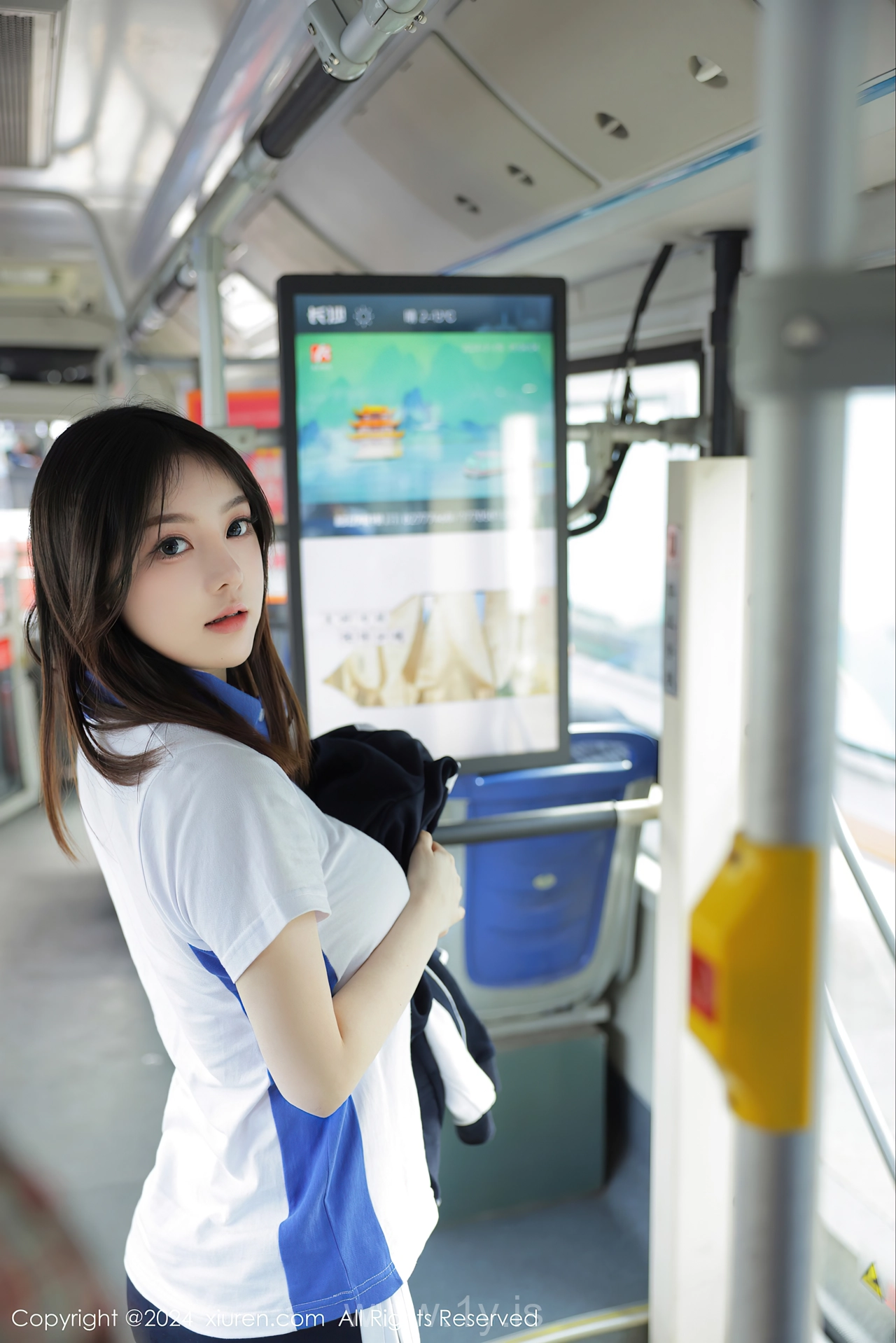 XIUREN(秀人网) No.7994 Perfect & Ravishing Asian Rara Avis 豆瓣酱