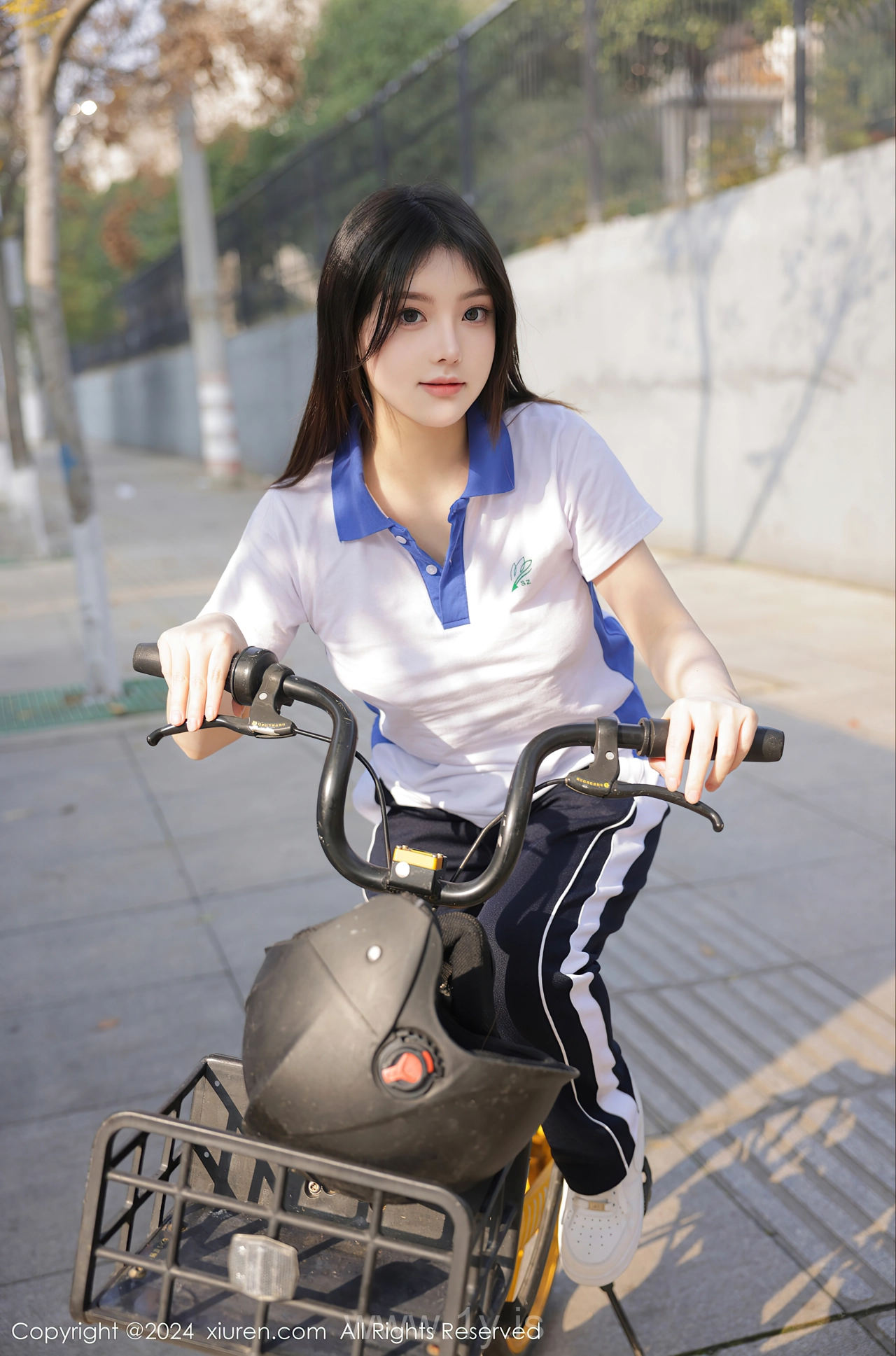 XIUREN(秀人网) No.7994 Perfect & Ravishing Asian Rara Avis 豆瓣酱