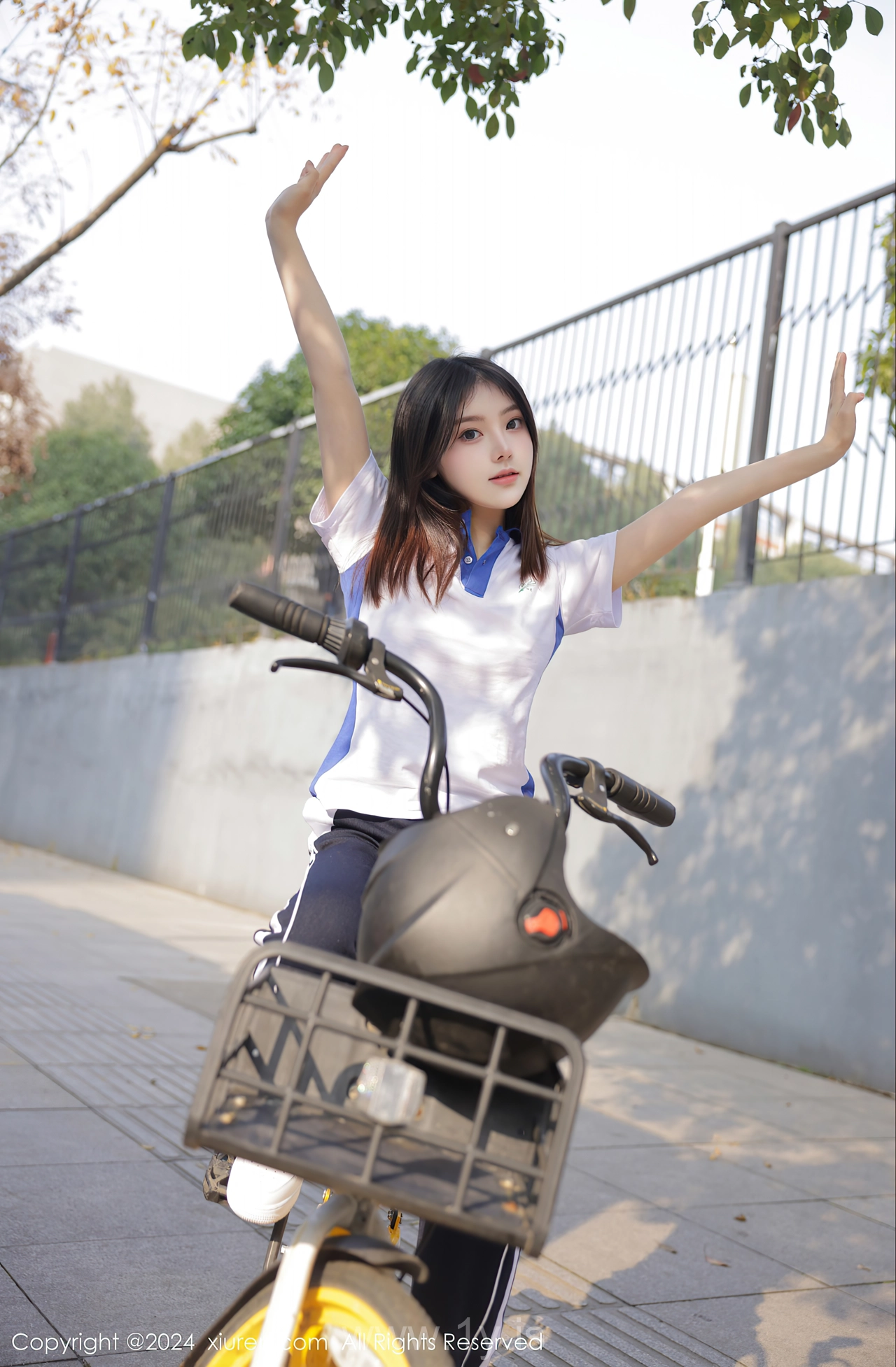 XIUREN(秀人网) No.7994 Perfect & Ravishing Asian Rara Avis 豆瓣酱