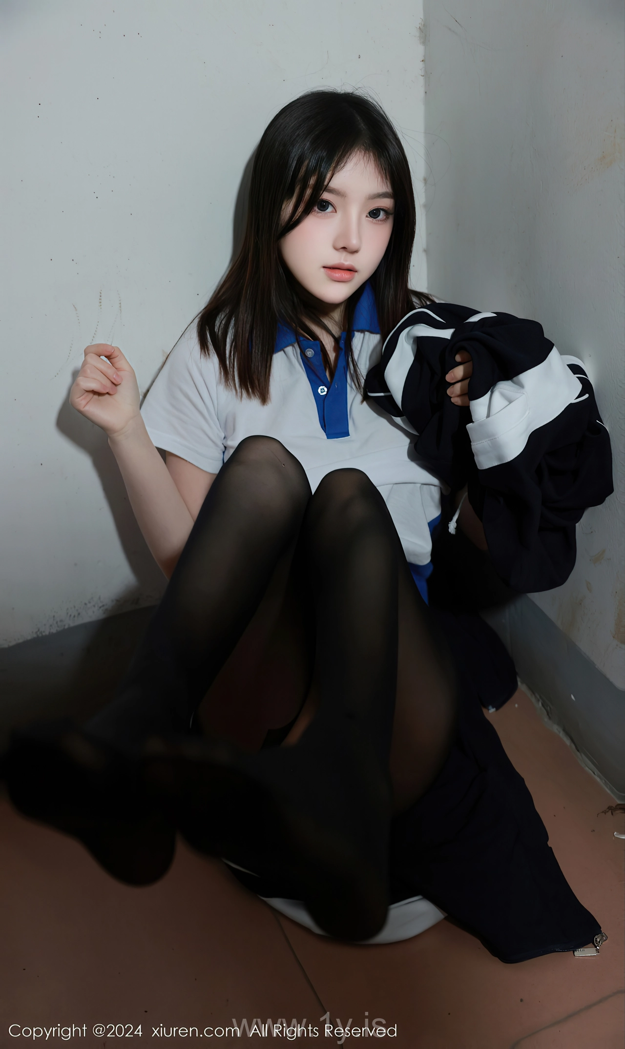 XIUREN(秀人网) No.7994 Perfect & Ravishing Asian Rara Avis 豆瓣酱