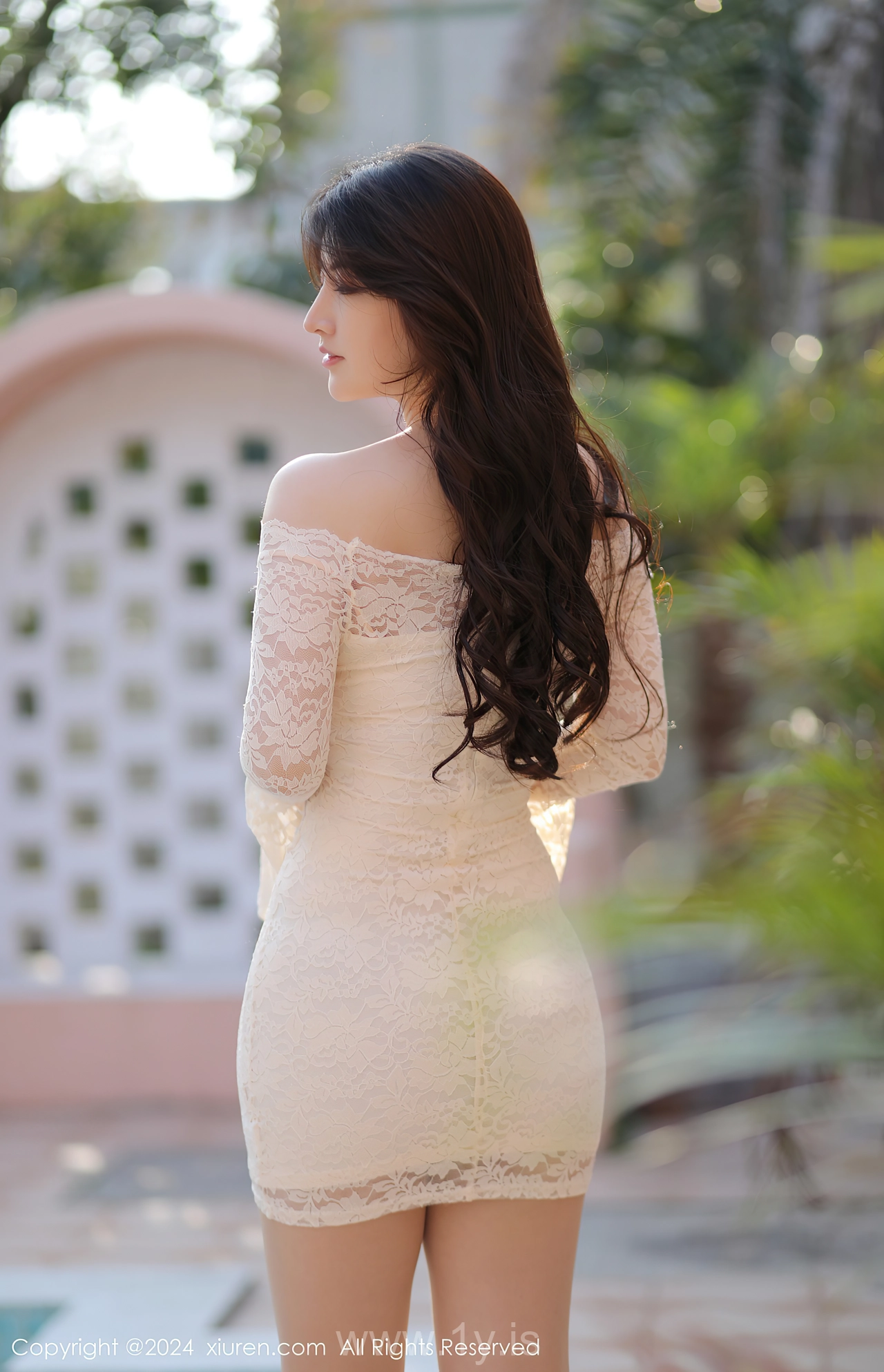 XIUREN(秀人网) No.8000 Enigmatic & Lively Asian Beauty Queen 诗诗kiki