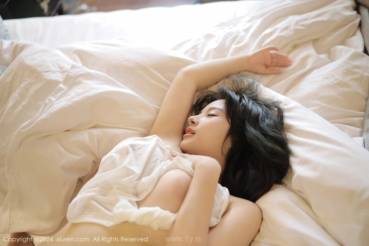 XIUREN(秀人网) No.8002 Slim Asian Sweetie 沈思怡