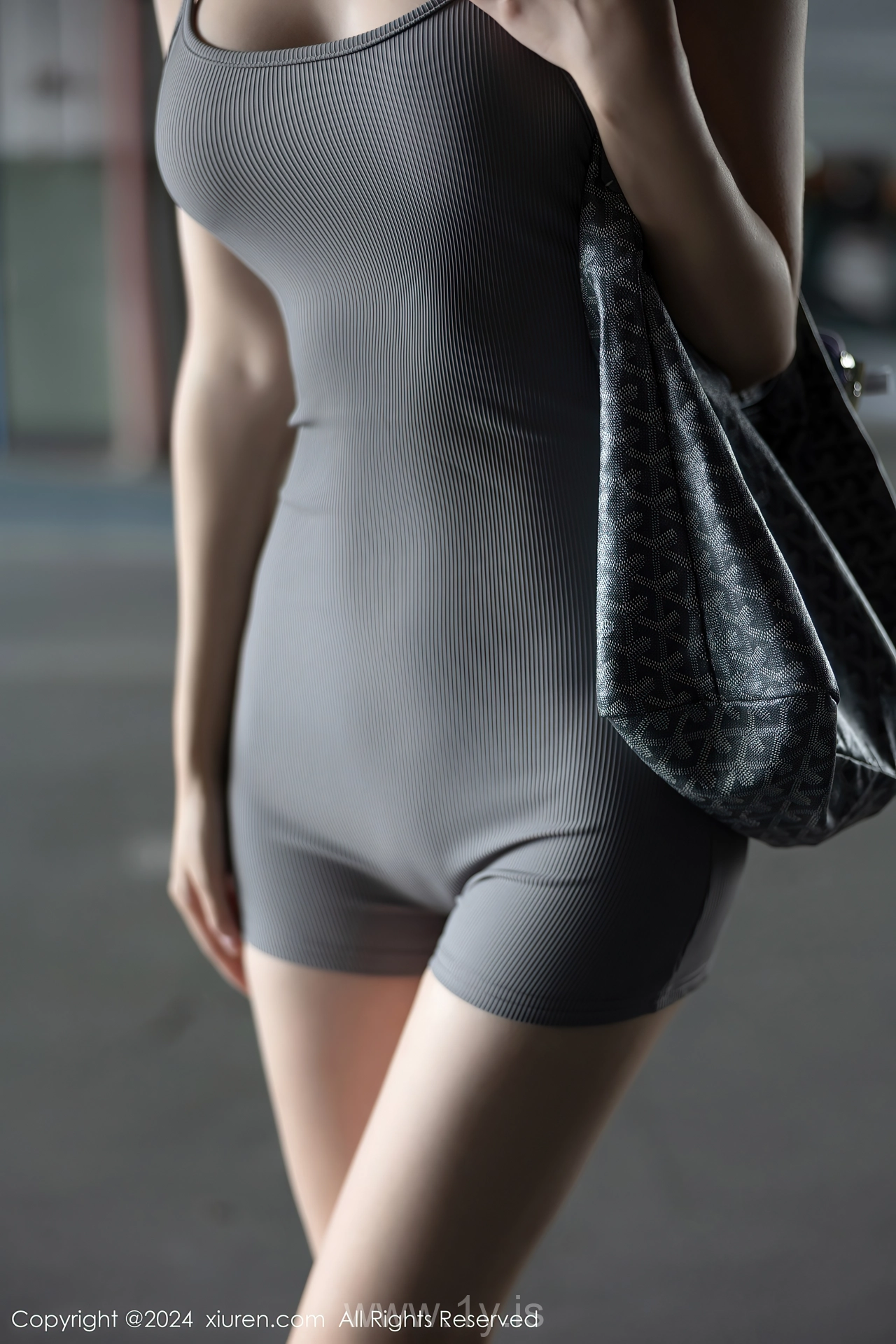 XIUREN(秀人网) No.8005 Classy Chinese Girl 章芃芃