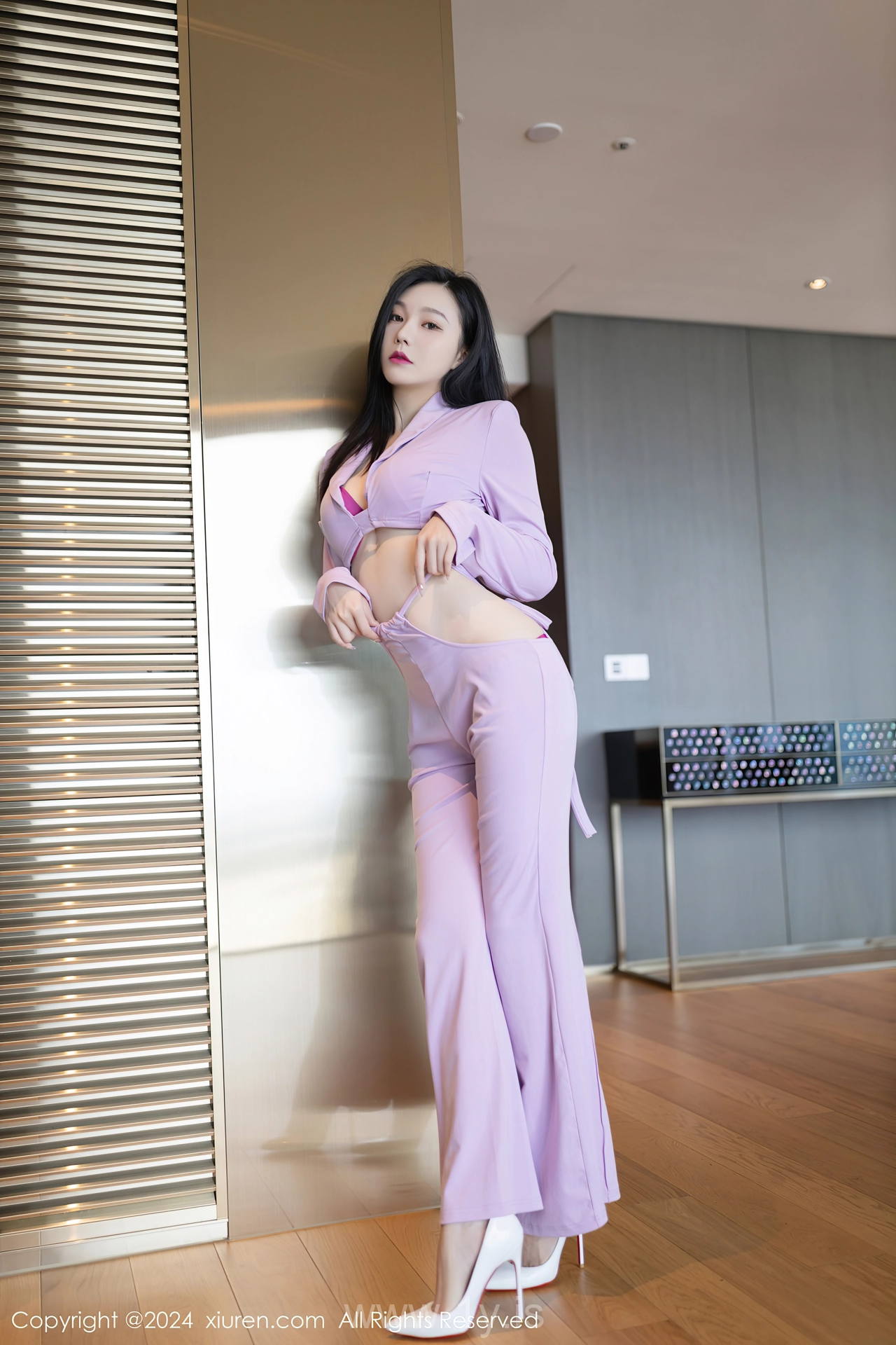 XIUREN(秀人网) No.8006 Good-looking Asian Cougar 安然anran