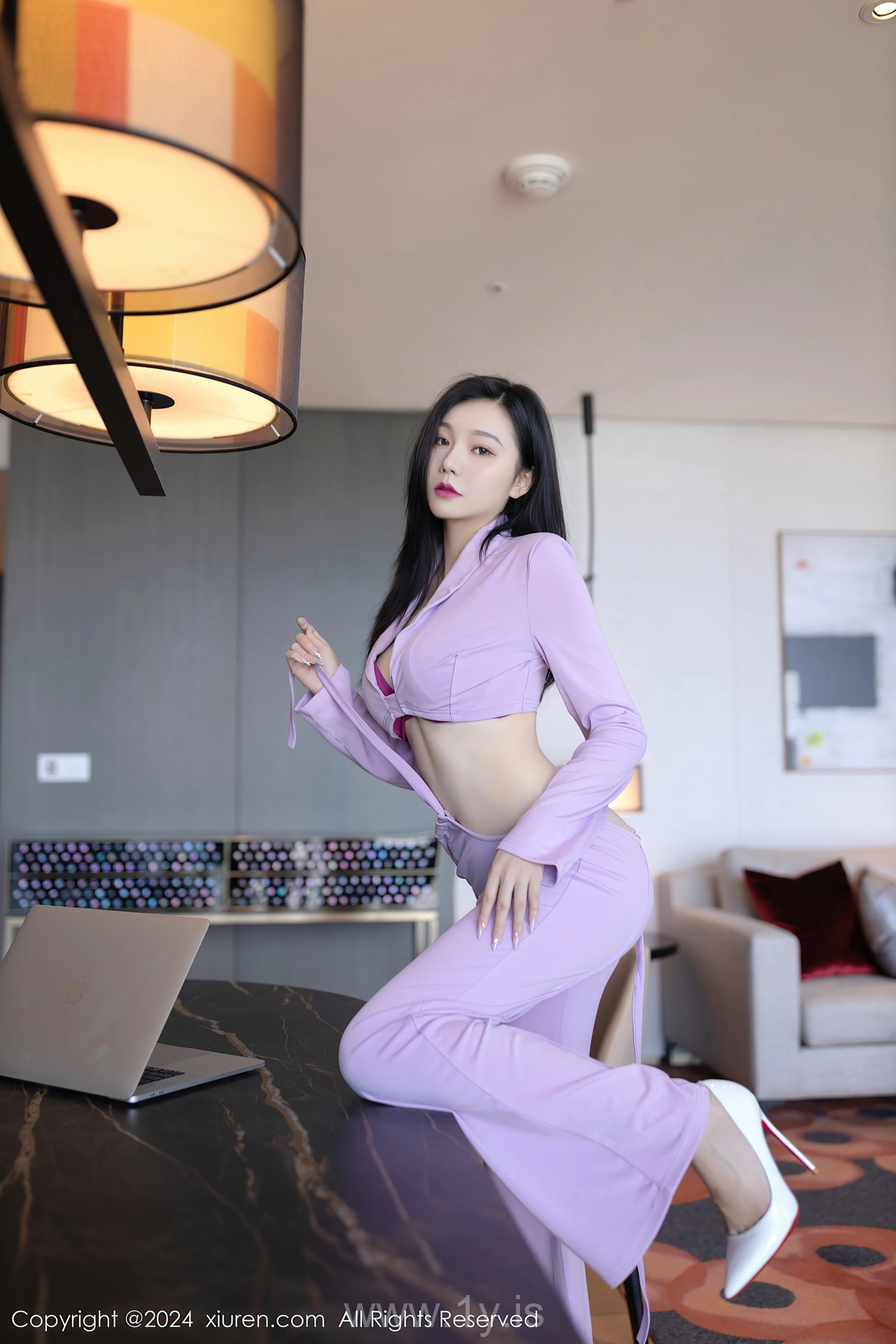 XIUREN(秀人网) No.8006 Good-looking Asian Cougar 安然anran