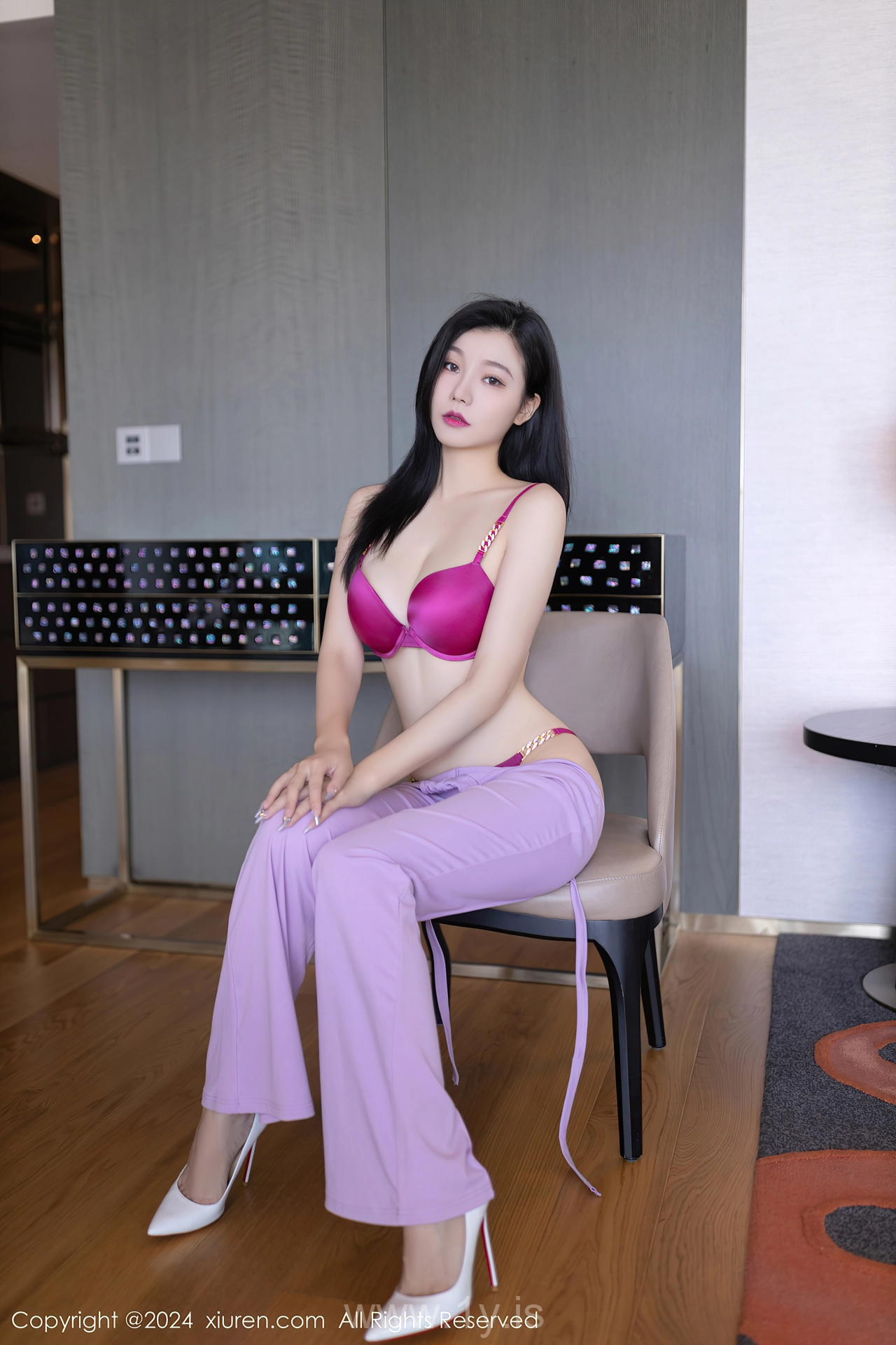 XIUREN(秀人网) No.8006 Good-looking Asian Cougar 安然anran