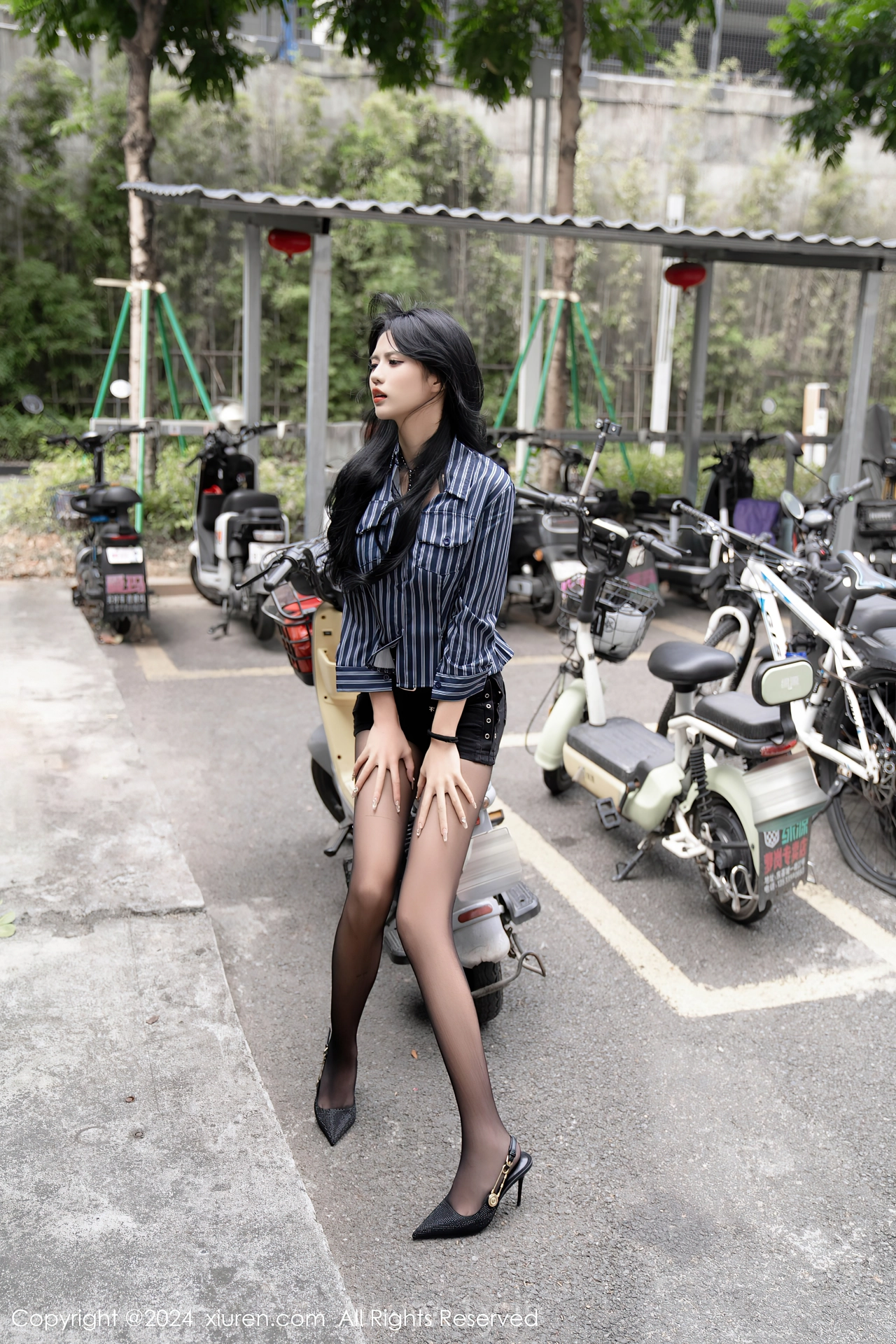 XIUREN(秀人网) No.8011 Nice-looking Chinese Femme fatale 浅浅Danny