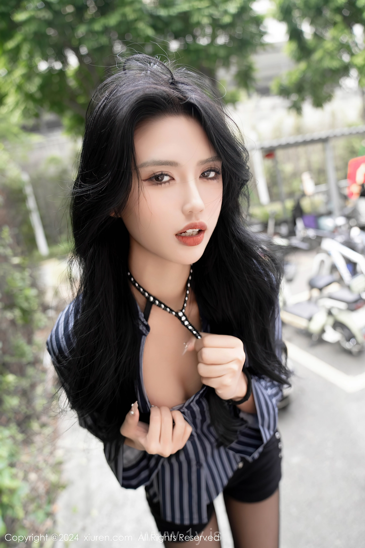 XIUREN(秀人网) No.8011 Nice-looking Chinese Femme fatale 浅浅Danny