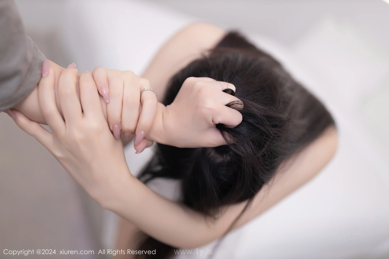 XIUREN(秀人网) No.8026 Charismatic & Innocent Chinese Nymph 鱼子酱Fish