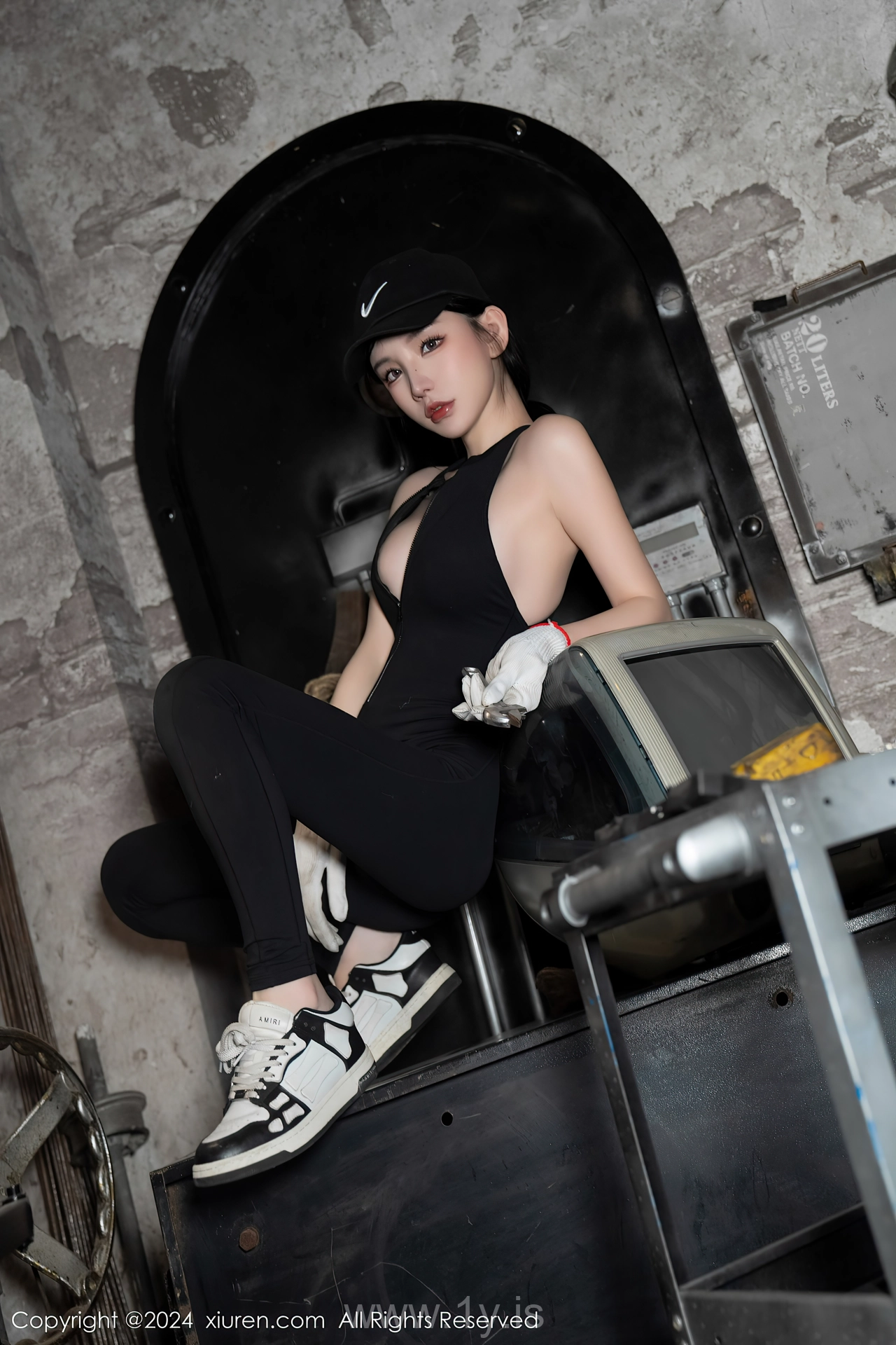 XIUREN(秀人网) No.8027 Bewitching Chinese Peri 周于希Sally