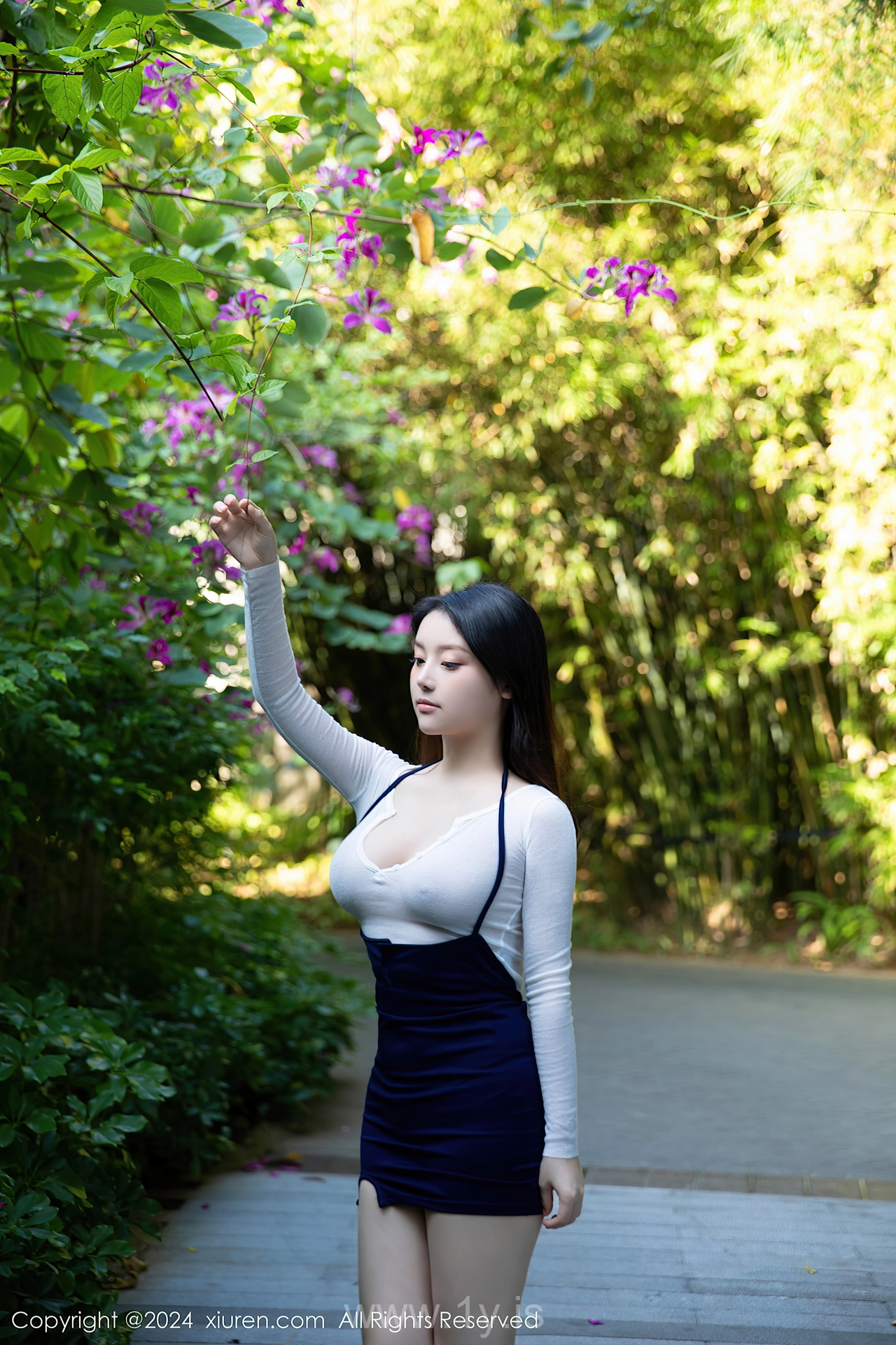 XIUREN(秀人网) No.8030 Perfect & Good-looking Asian Queen 豆瓣酱