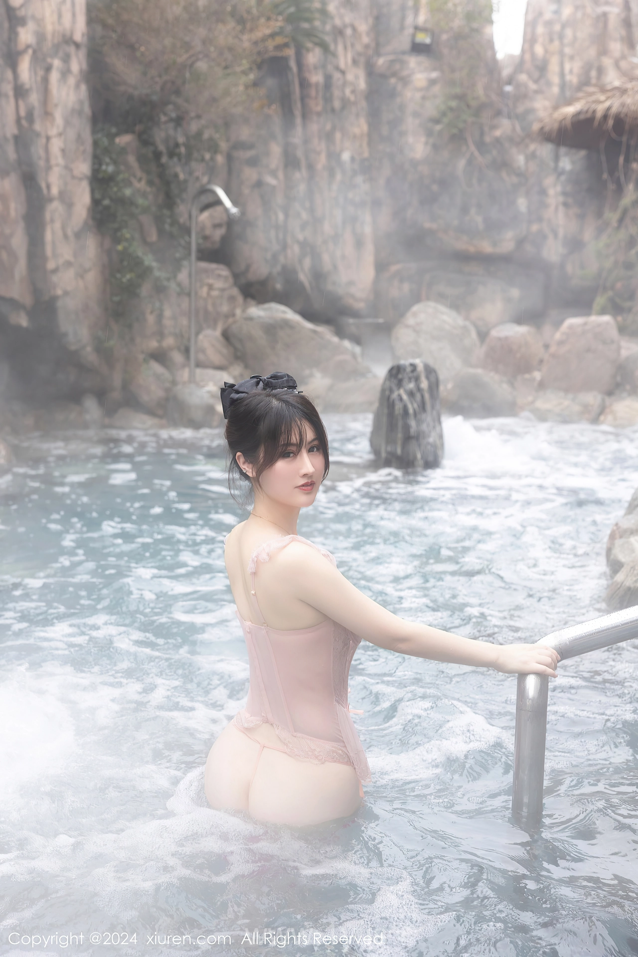 XIUREN(秀人网) No.8039 Decent Chinese Cutie 诗诗kiki