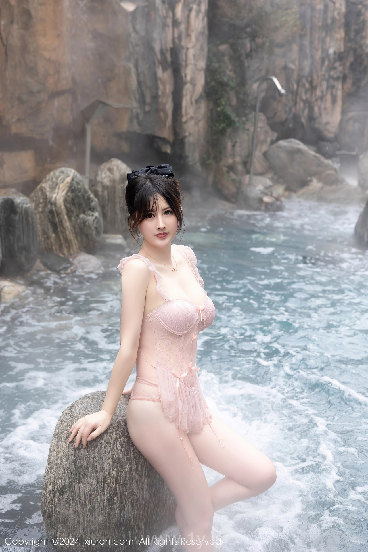 XIUREN(秀人网) No.8039 Decent Chinese Cutie 诗诗kiki