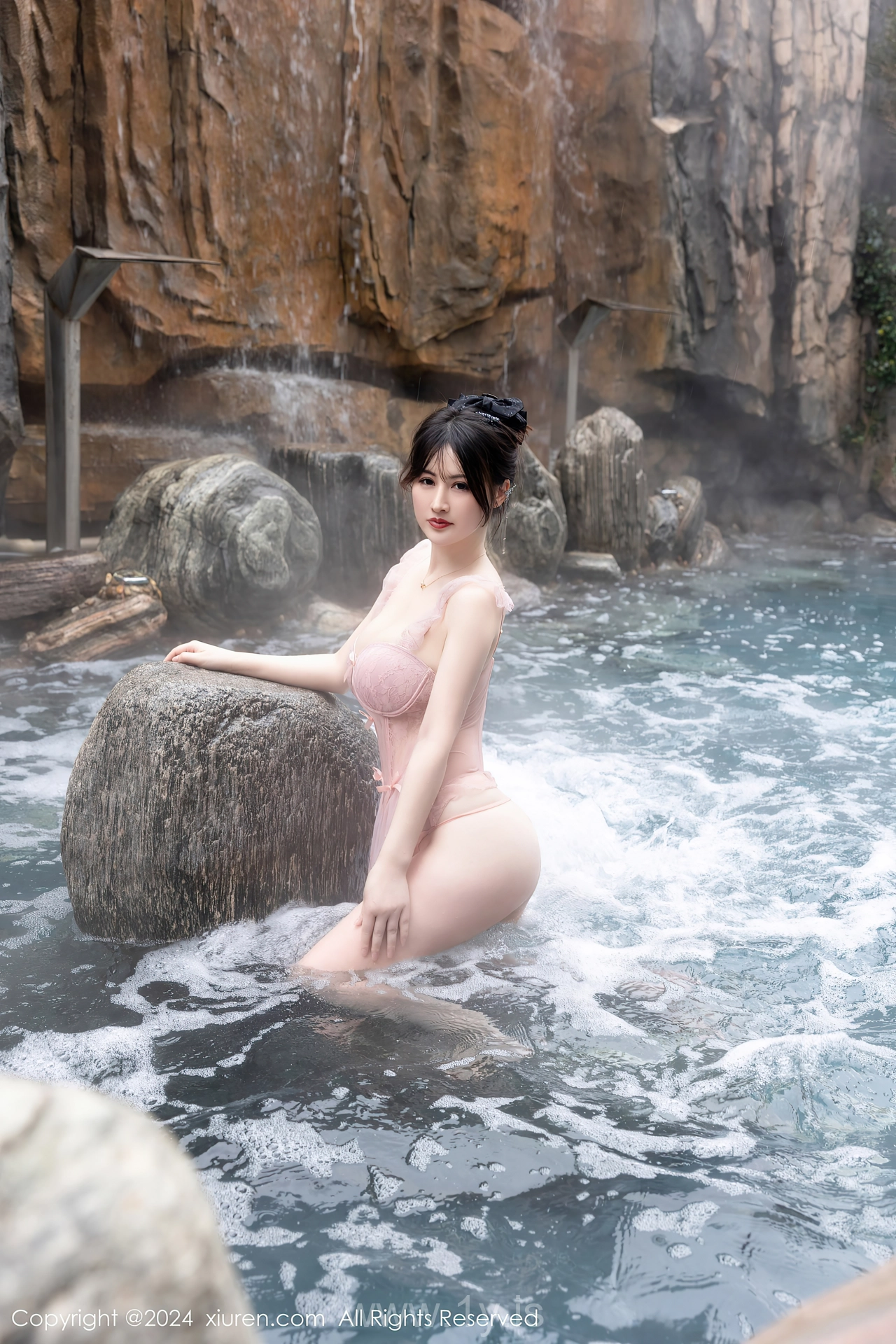 XIUREN(秀人网) No.8039 Decent Chinese Cutie 诗诗kiki