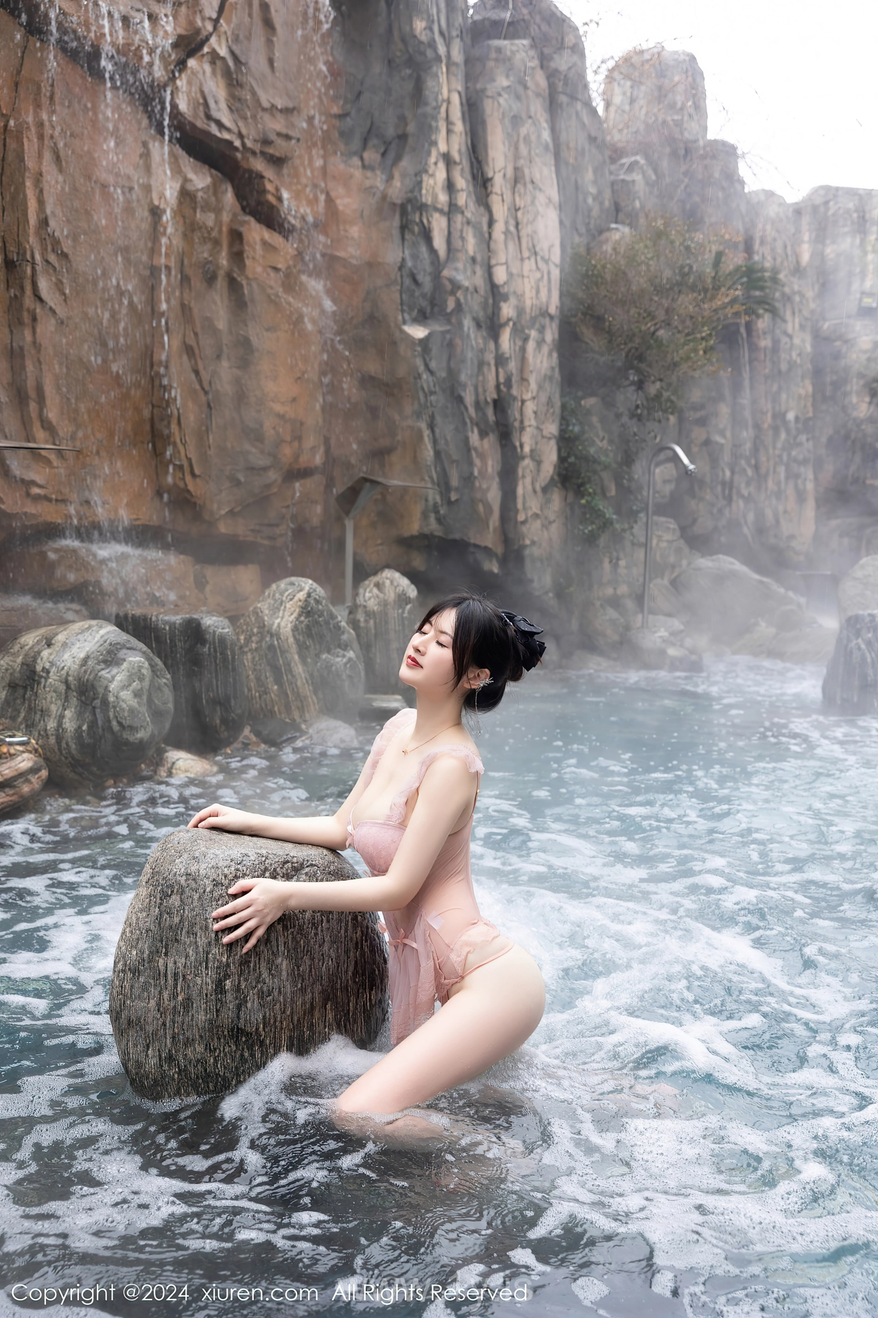 XIUREN(秀人网) No.8039 Decent Chinese Cutie 诗诗kiki