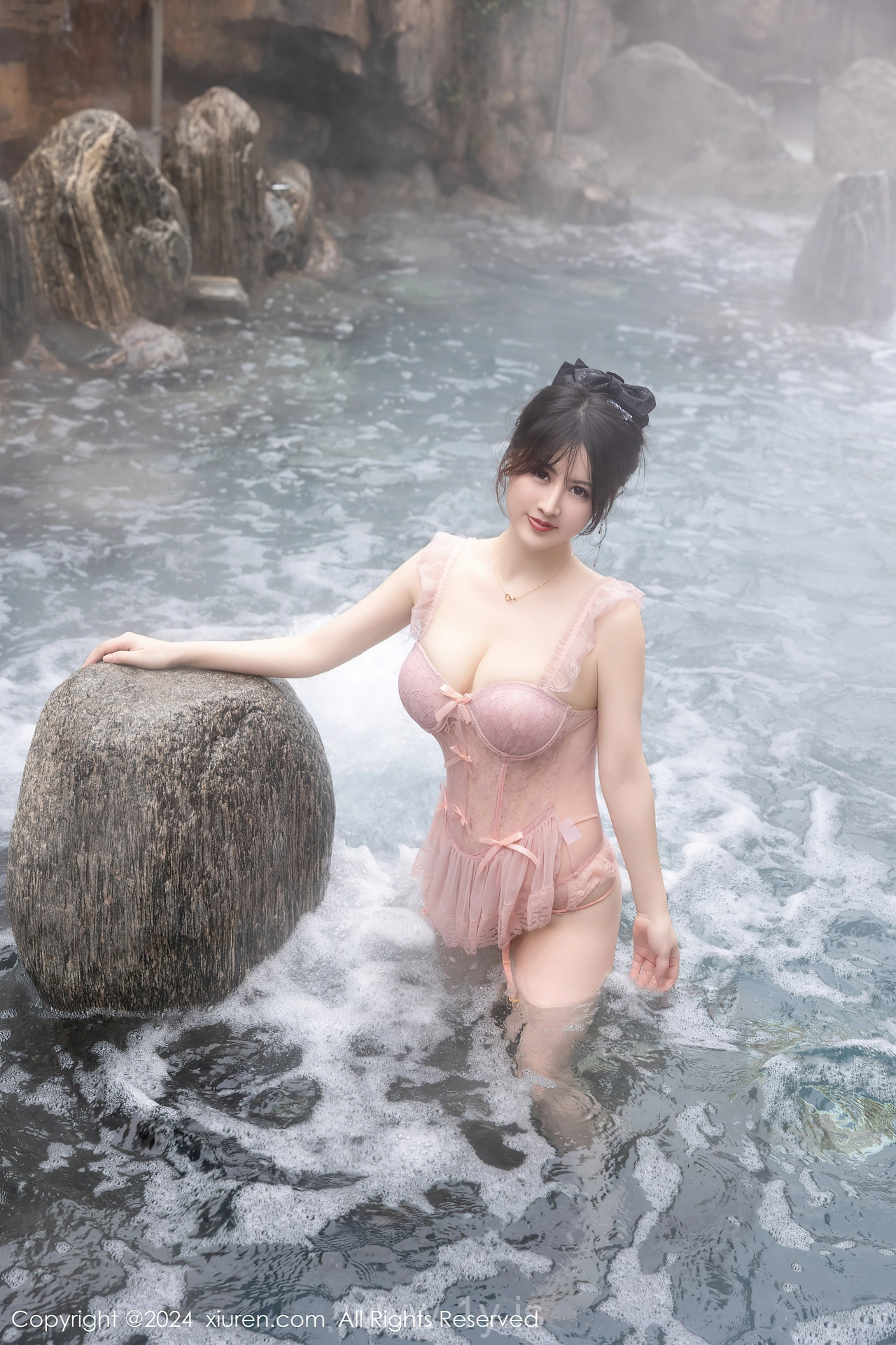 XIUREN(秀人网) No.8039 Decent Chinese Cutie 诗诗kiki